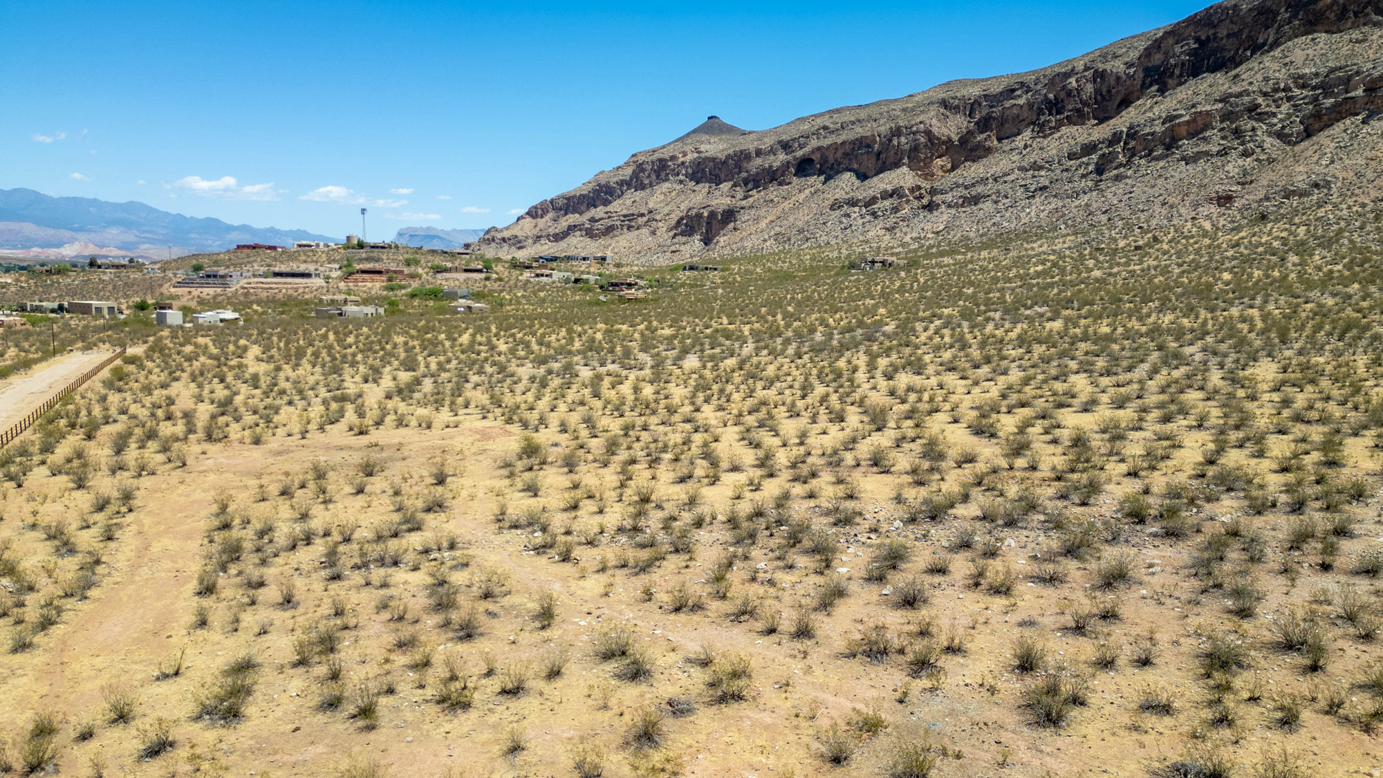 MOCCASIN FLATS - Land