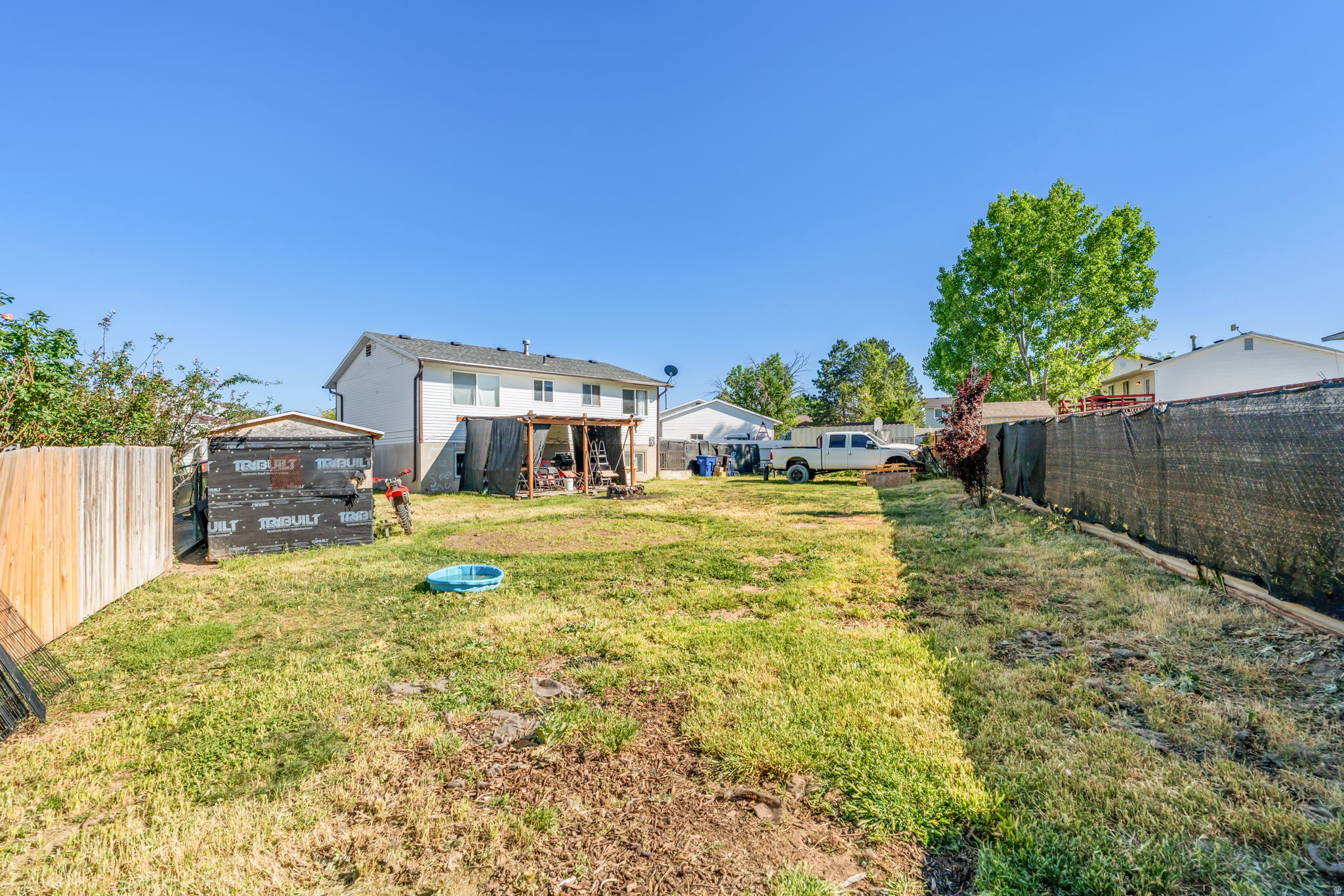 COUNTRY CREEK ESTATE - Residential