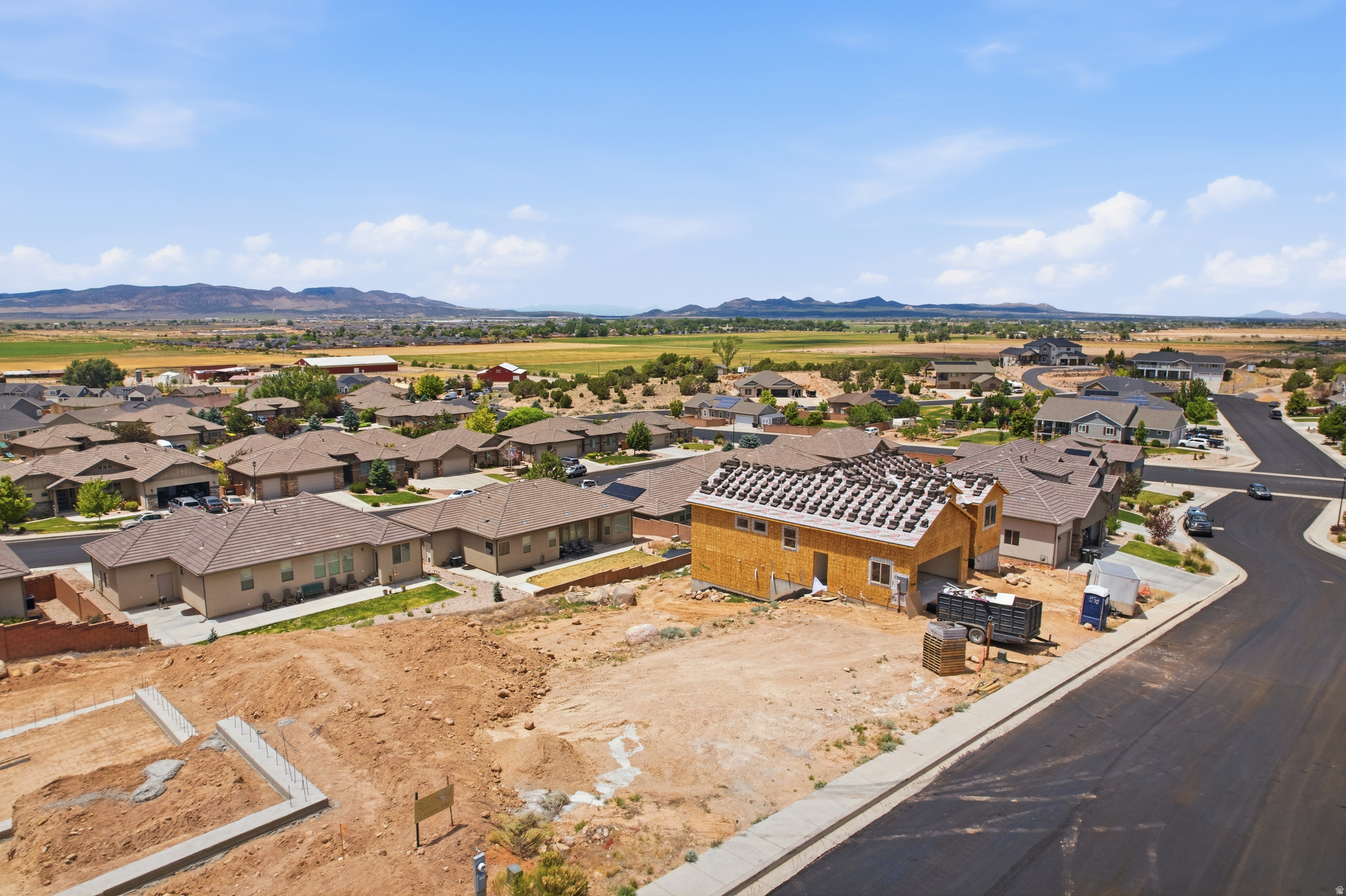 HIDDEN HILLS COVE - Land