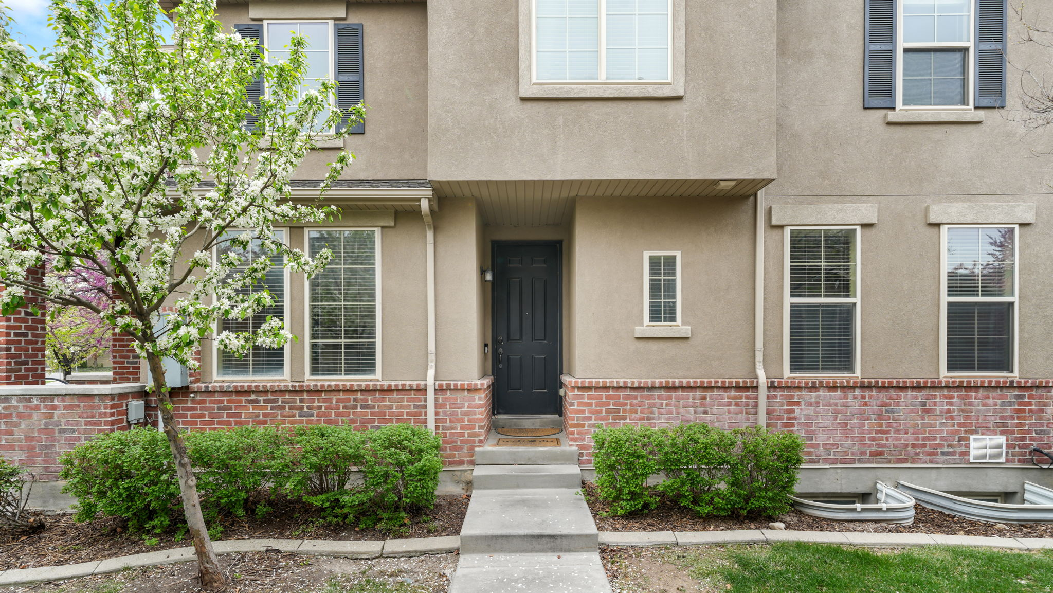 TOWNHOMES AT HIGHBURY - Residential