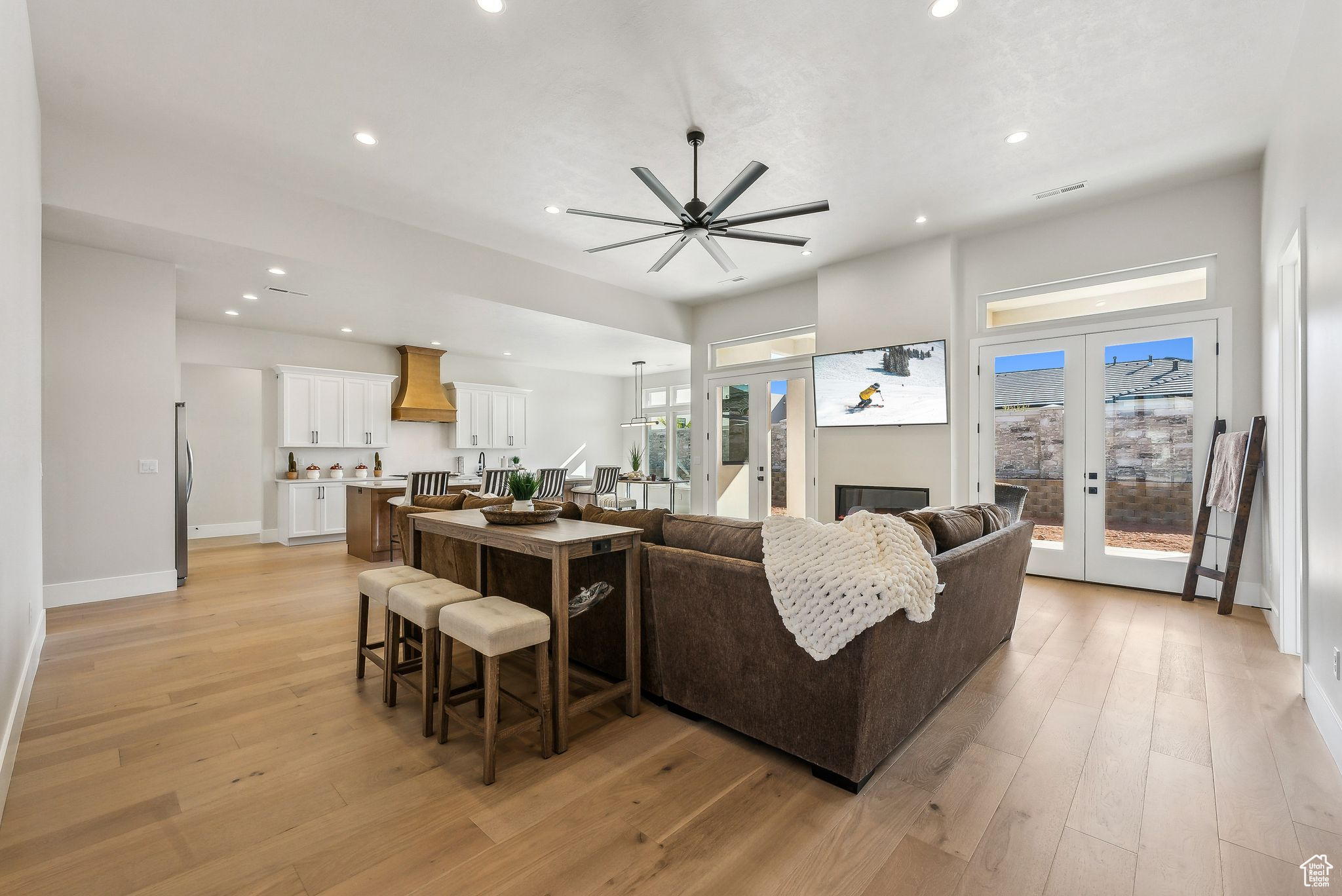 HAWKEYE POINT - Residential