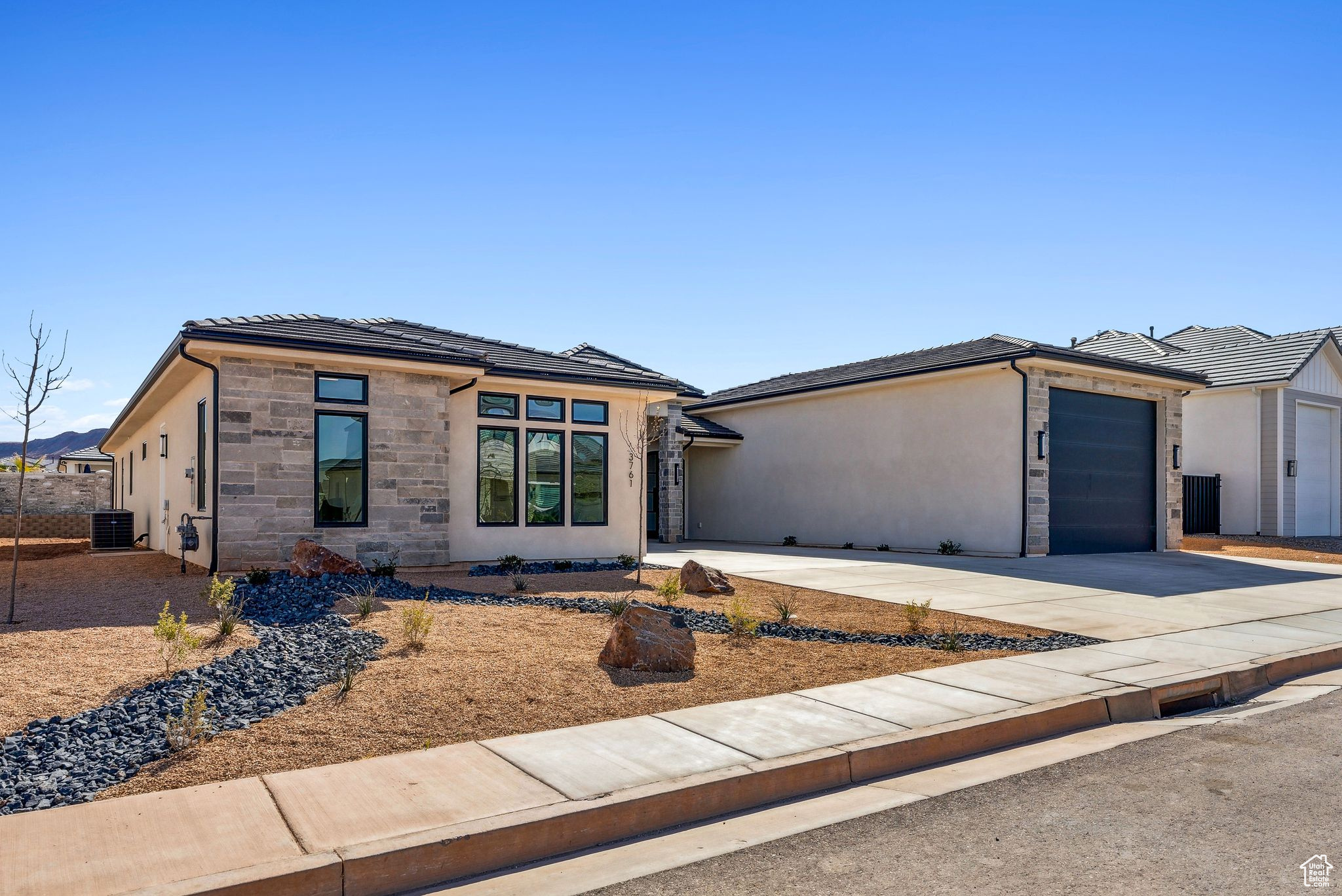 HAWKEYE POINT - Residential