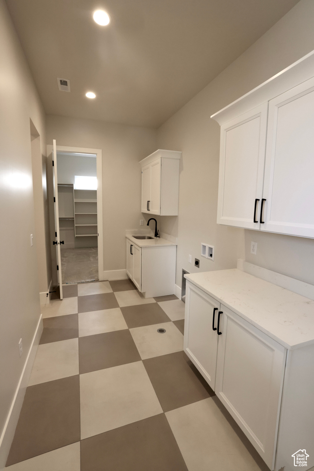 HAWKEYE POINT - Residential