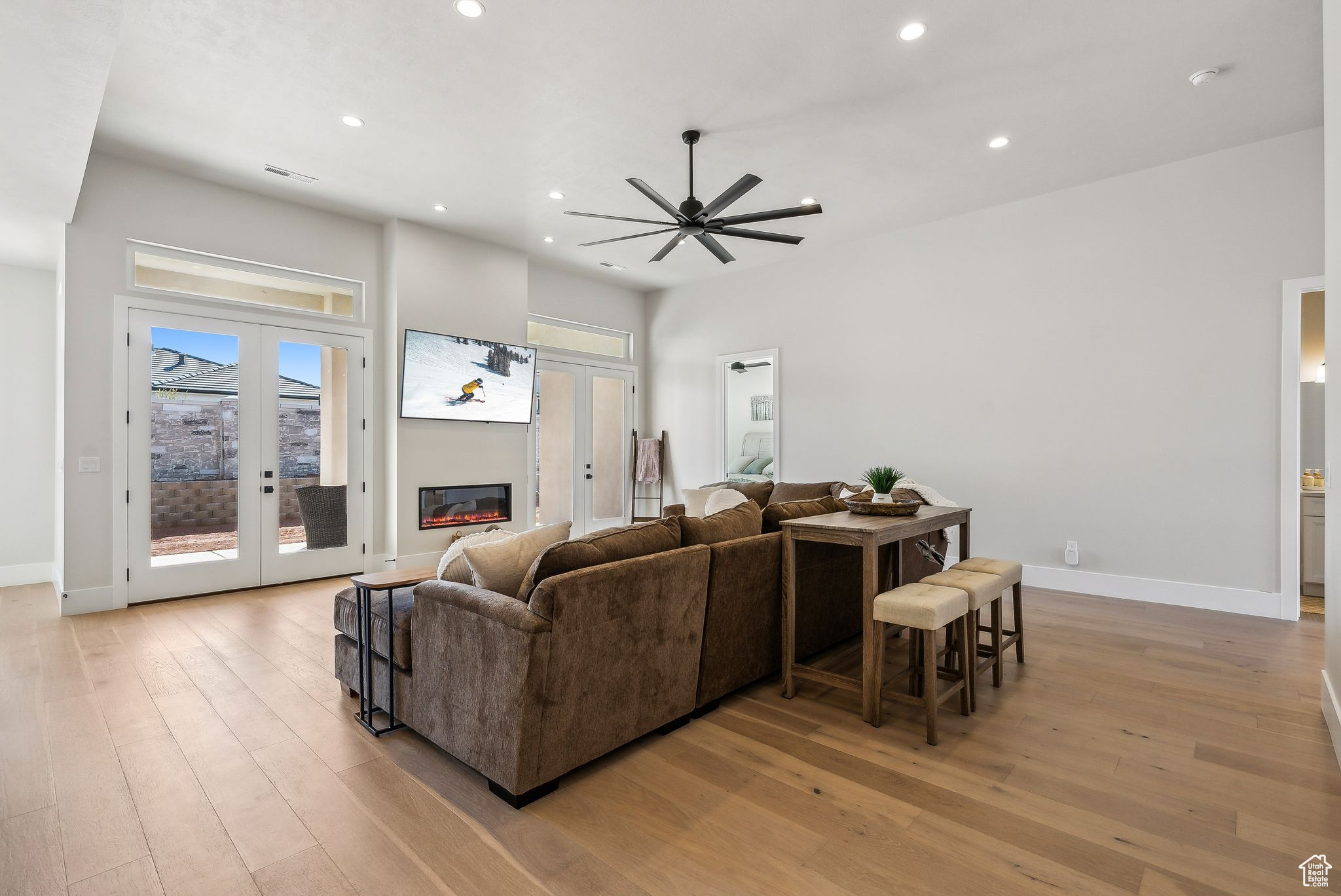 HAWKEYE POINT - Residential