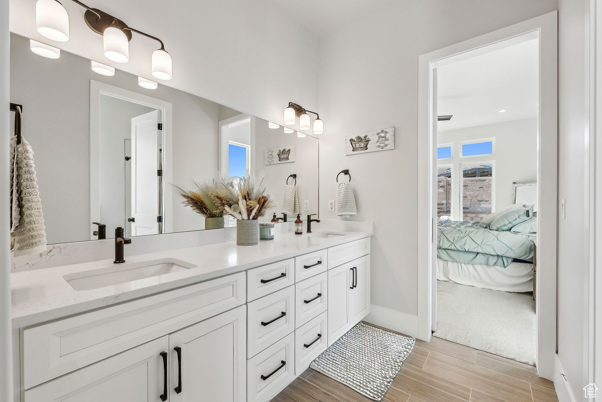 HAWKEYE POINT - Residential
