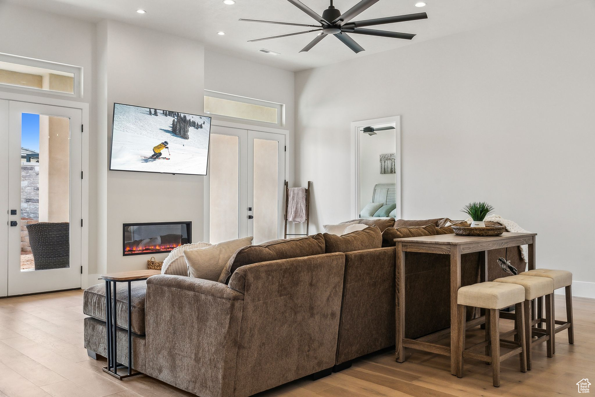 HAWKEYE POINT - Residential