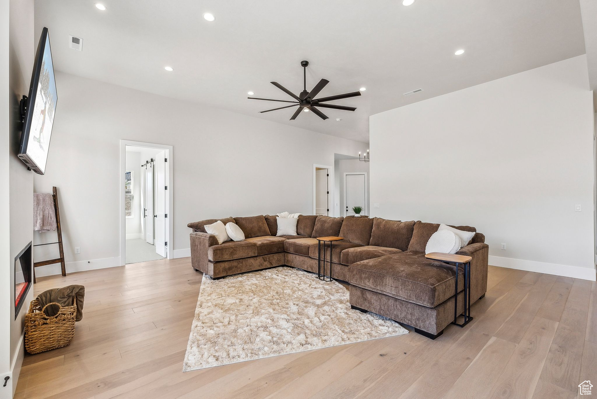 HAWKEYE POINT - Residential