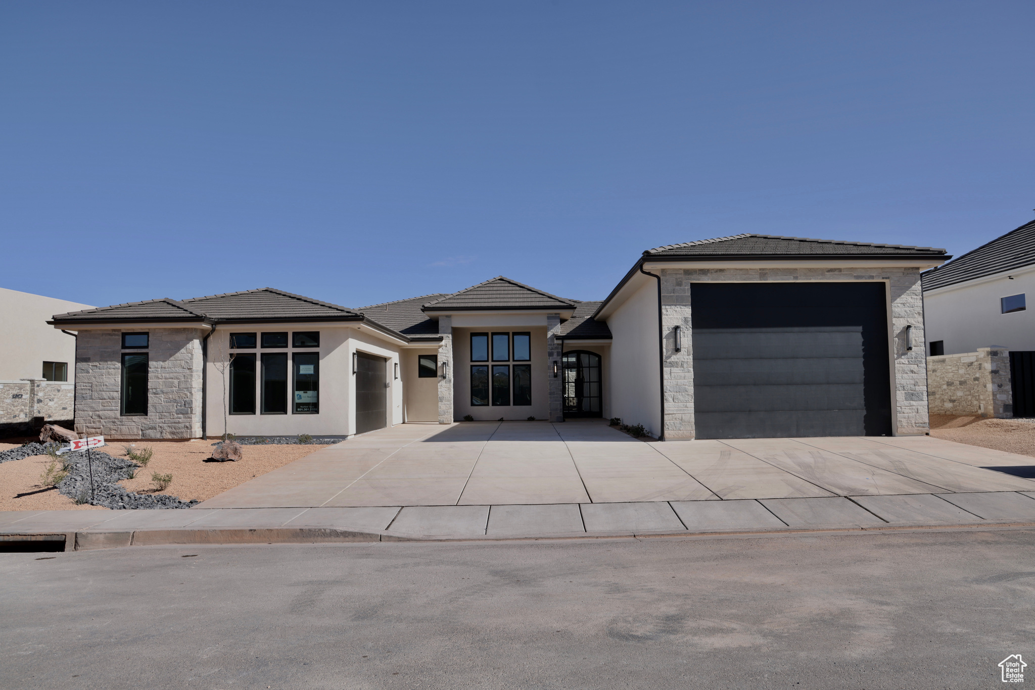 HAWKEYE POINT - Residential