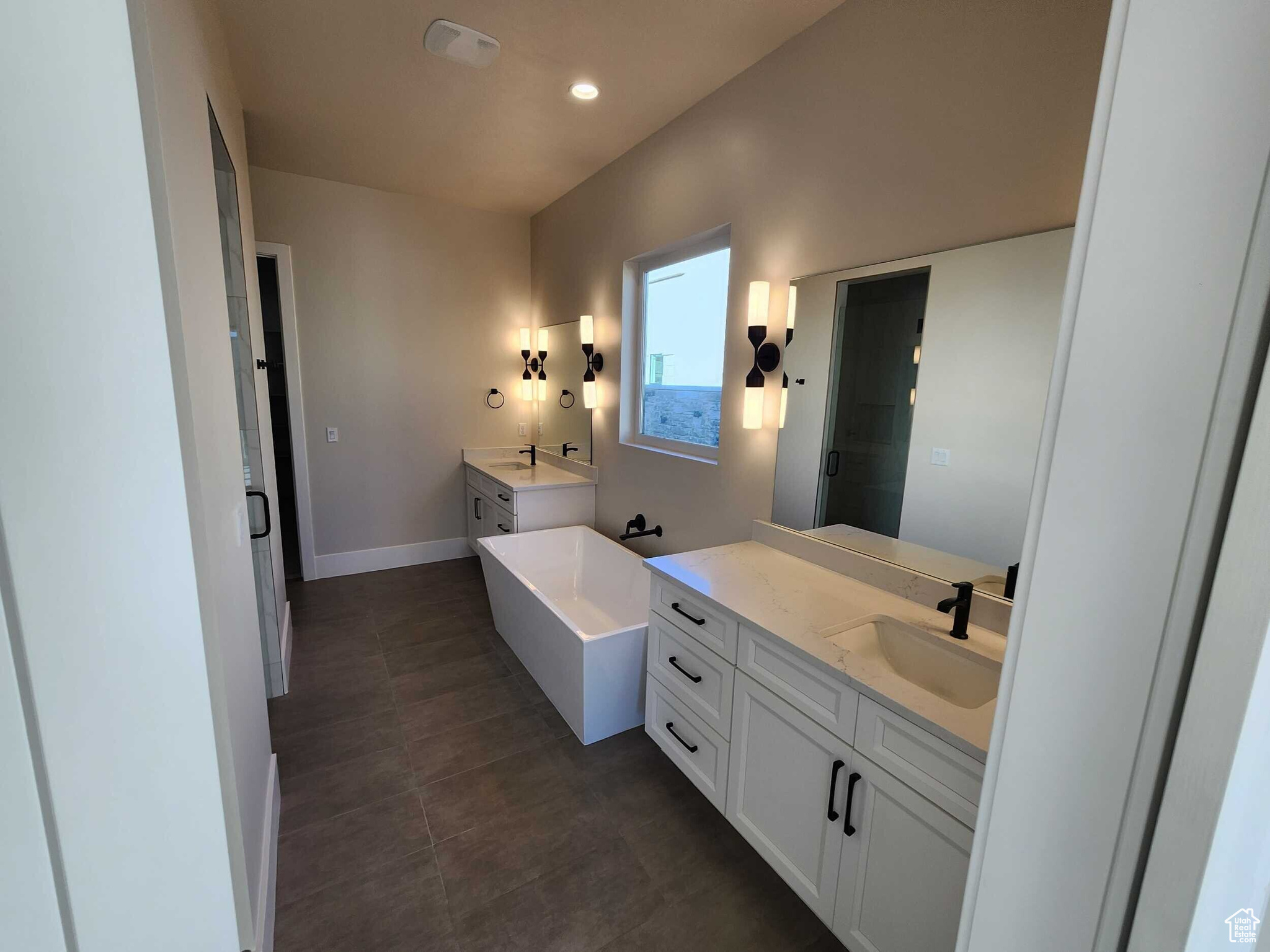 HAWKEYE POINT - Residential