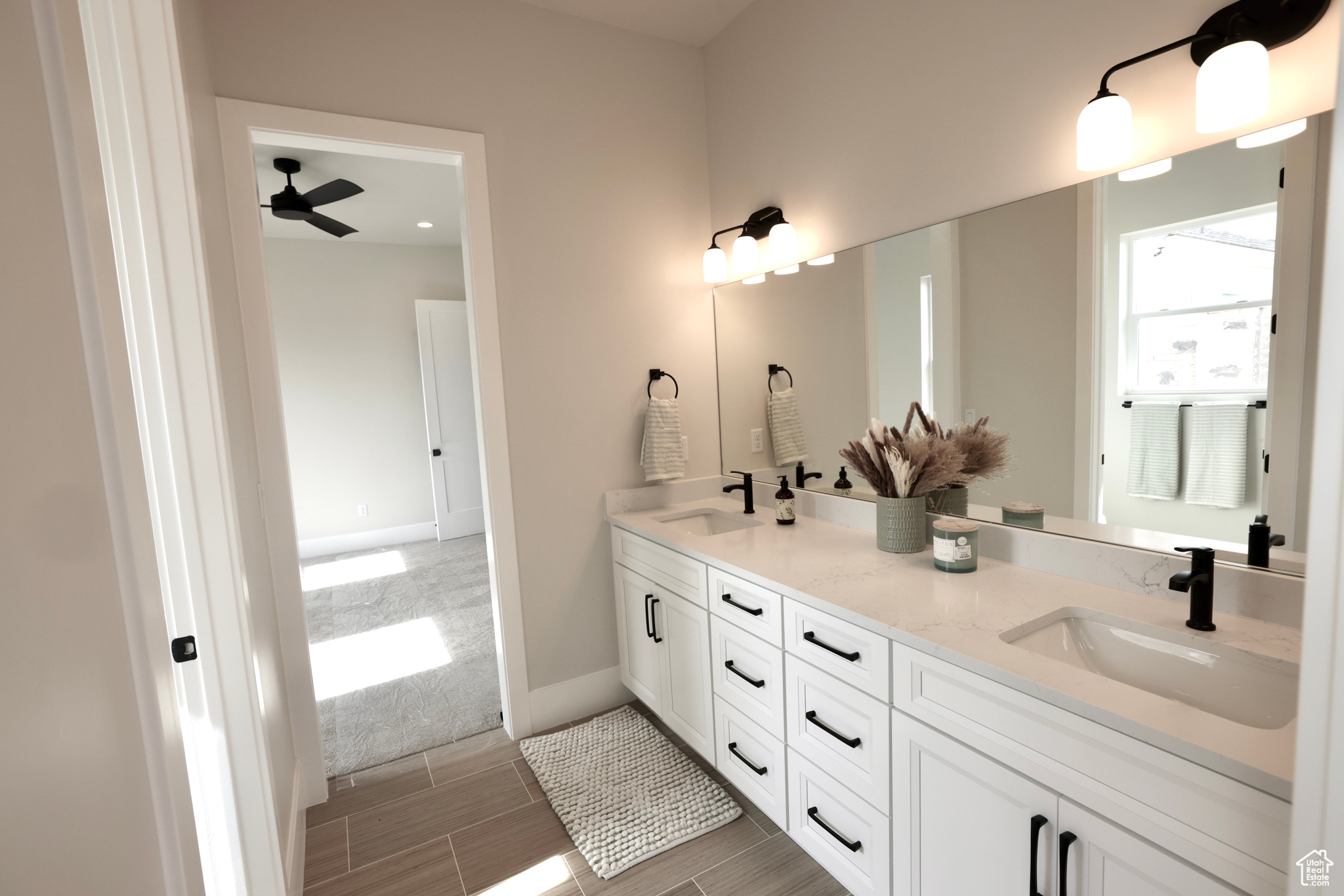 HAWKEYE POINT - Residential