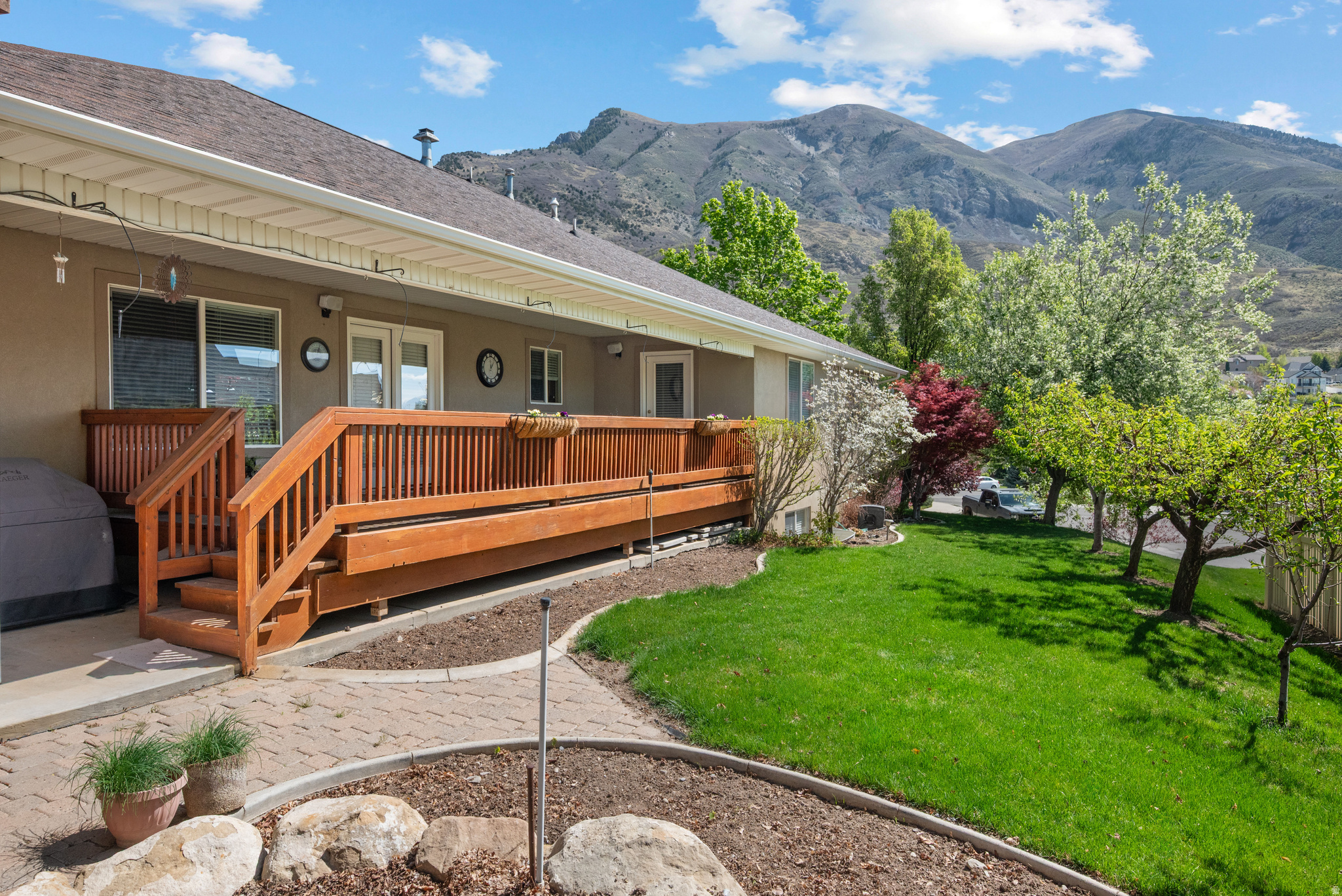RED OAKS - Residential