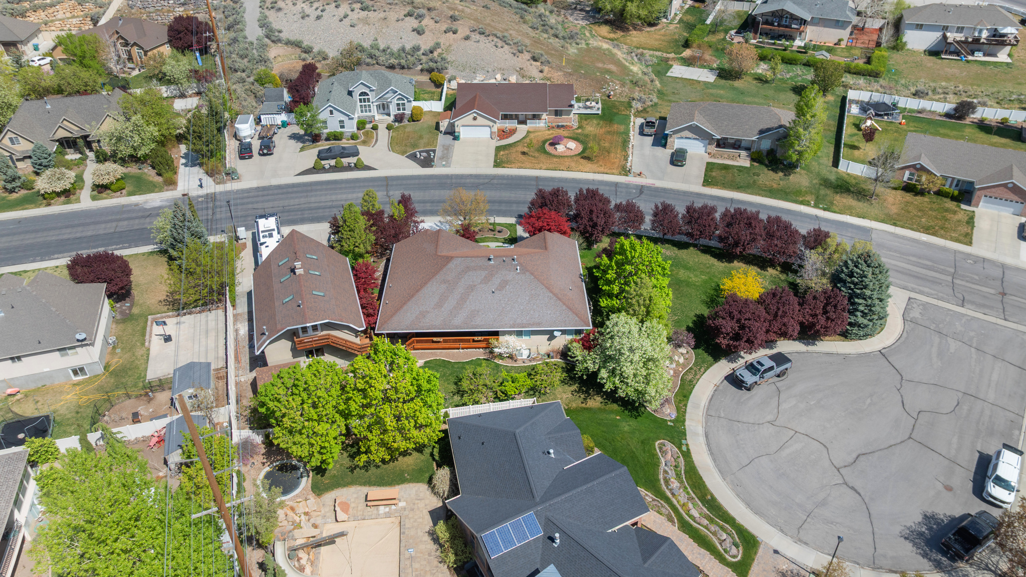 RED OAKS - Residential