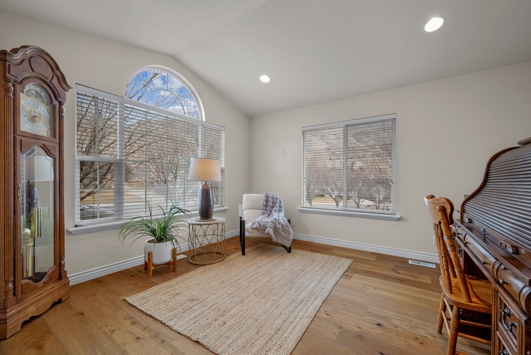 RED OAKS - Residential