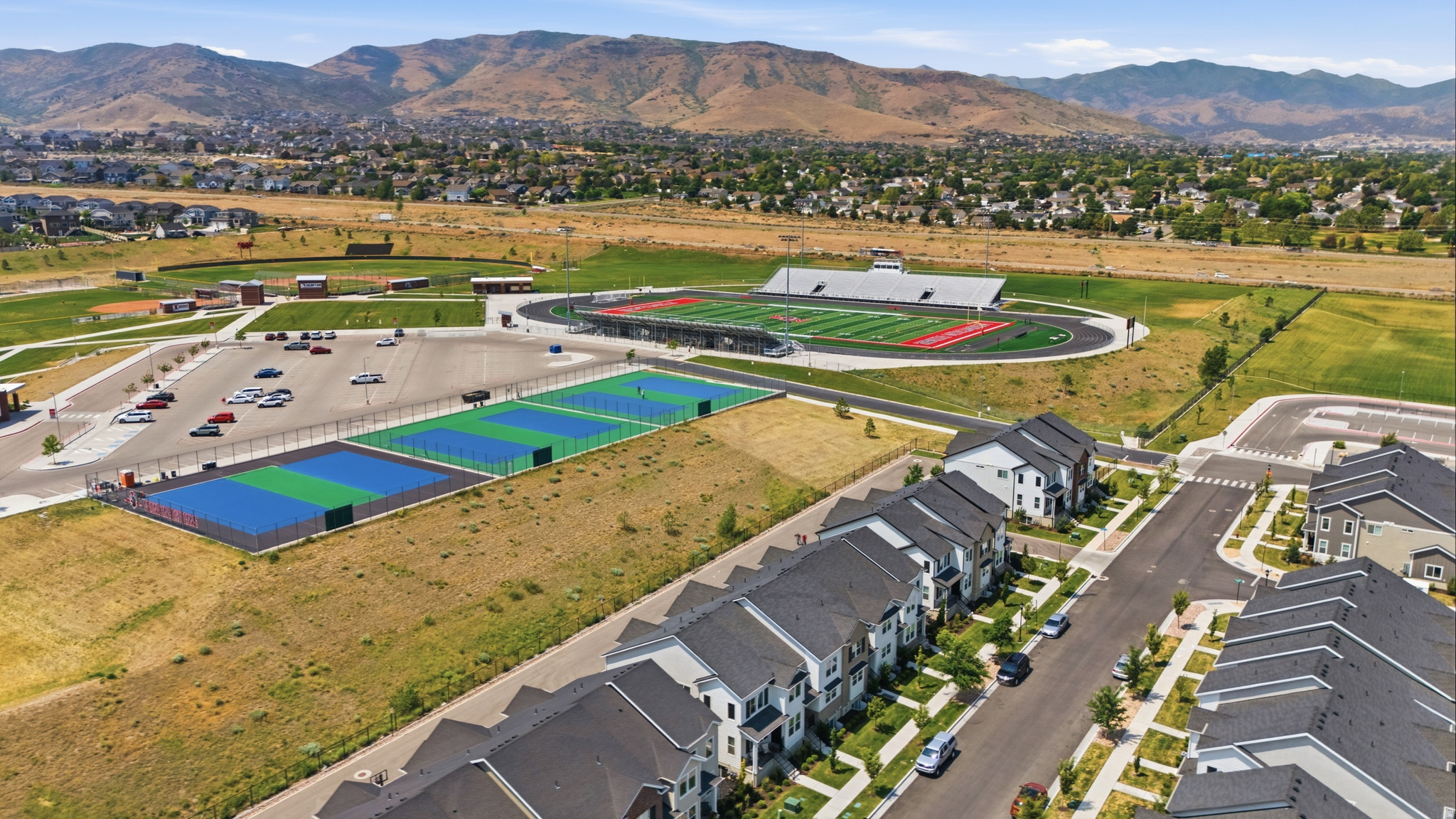 MOUNTAIN RIDGE - Residential