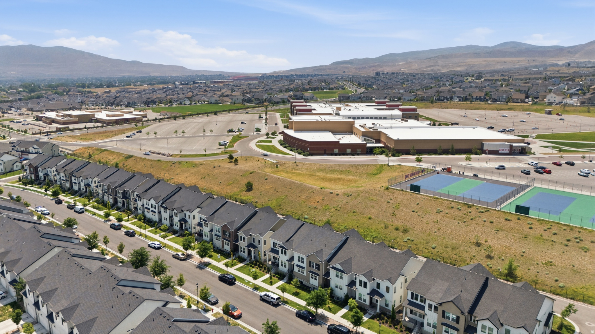MOUNTAIN RIDGE - Residential