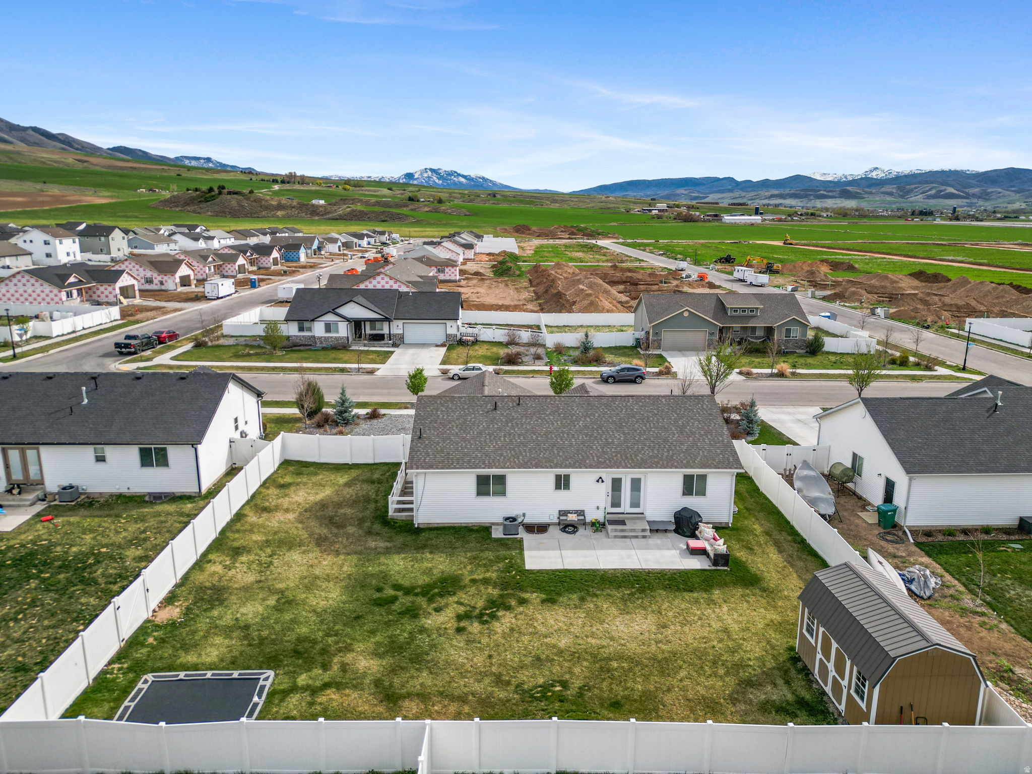 MOUNTAIN VIEW ESTATE - Residential