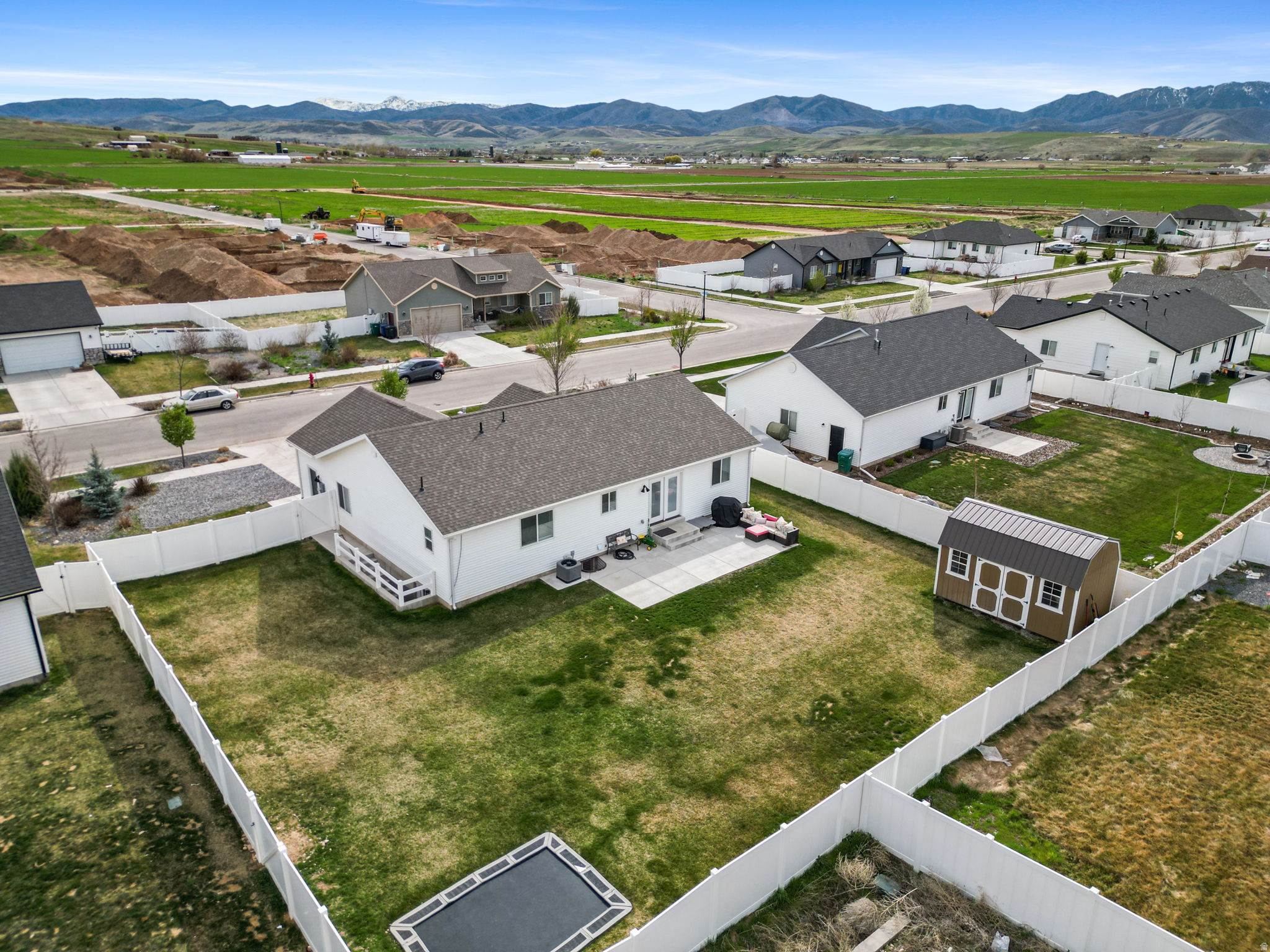 MOUNTAIN VIEW ESTATE - Residential