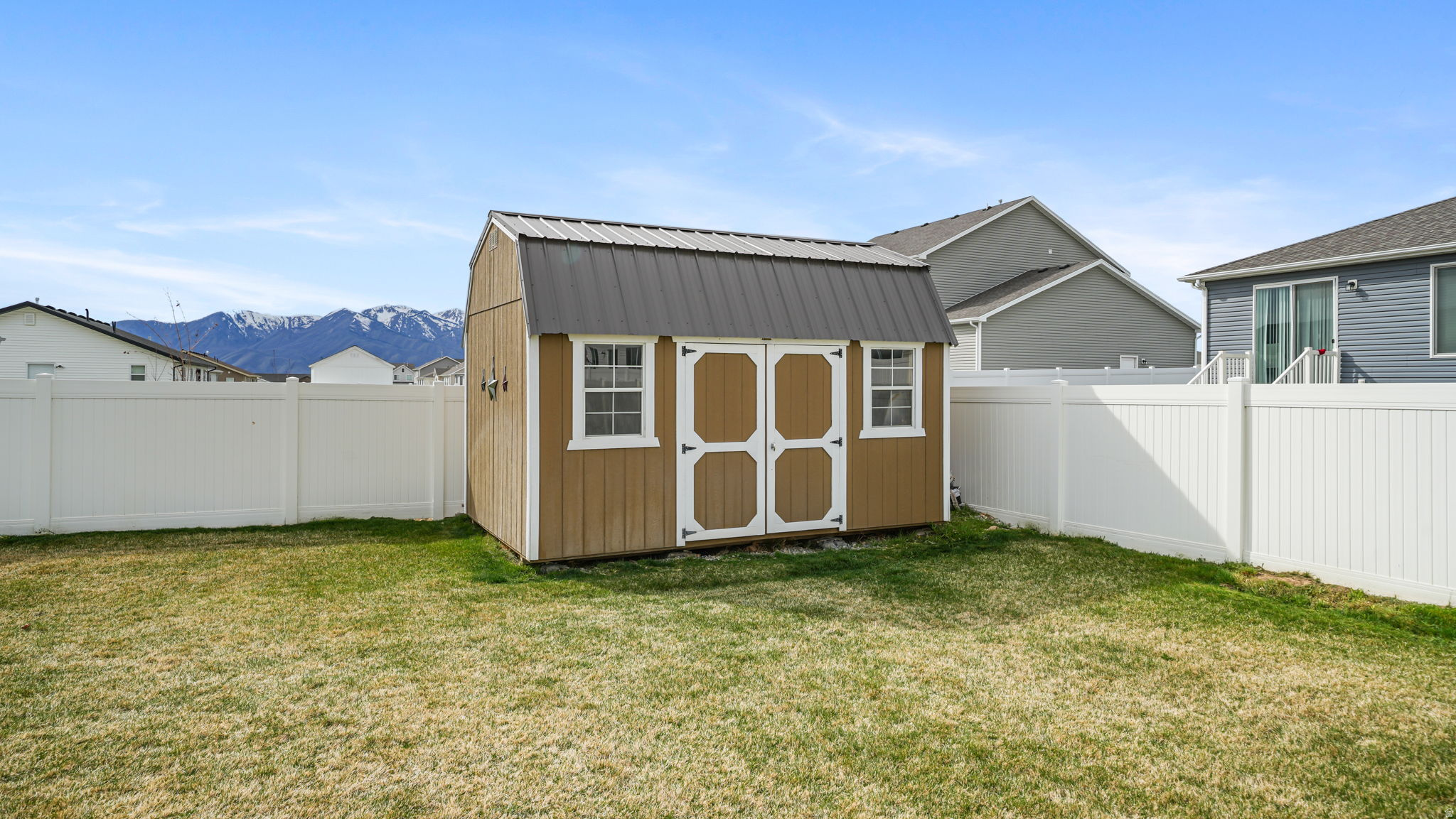 MOUNTAIN VIEW ESTATE - Residential