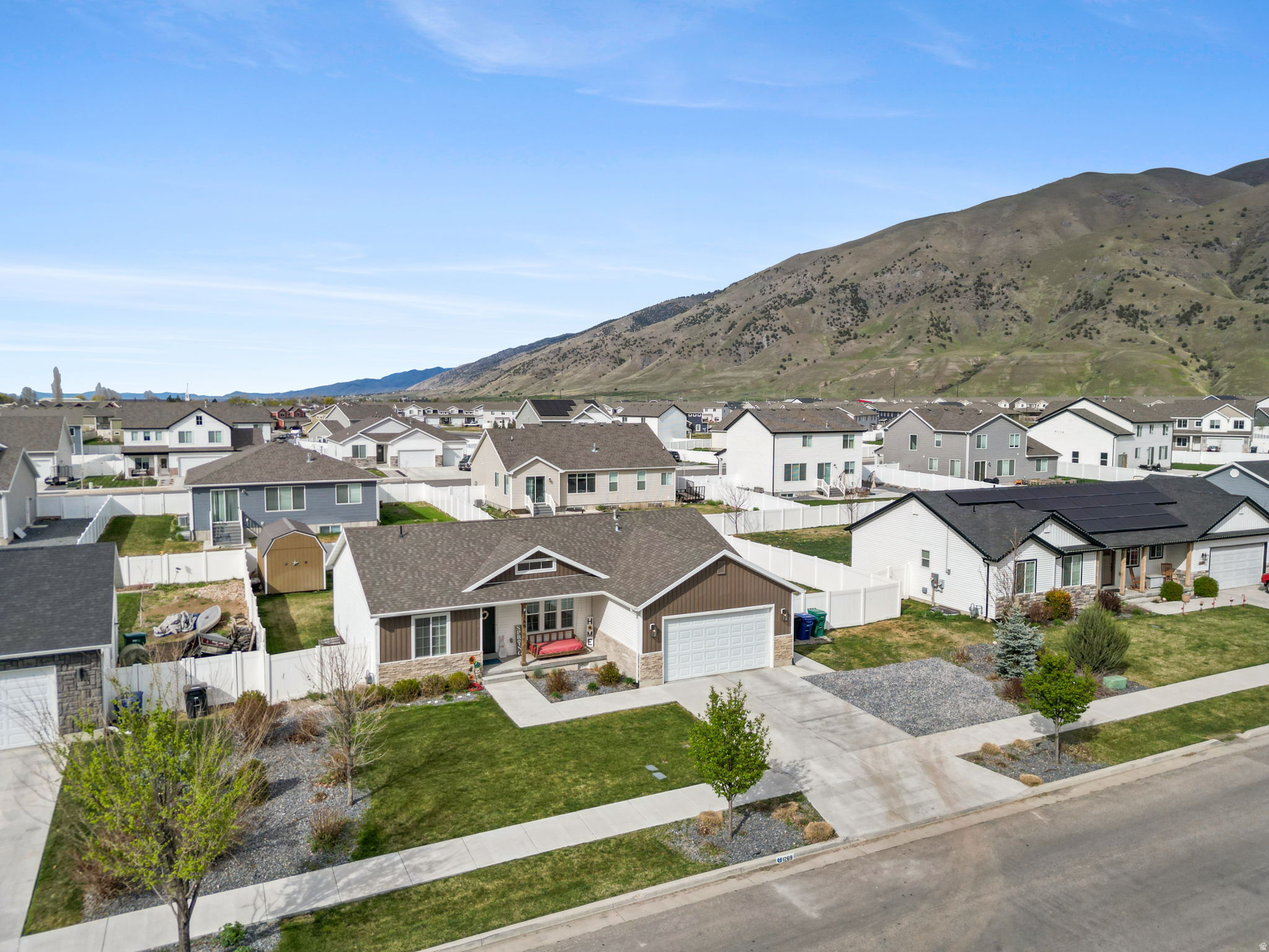 MOUNTAIN VIEW ESTATE - Residential