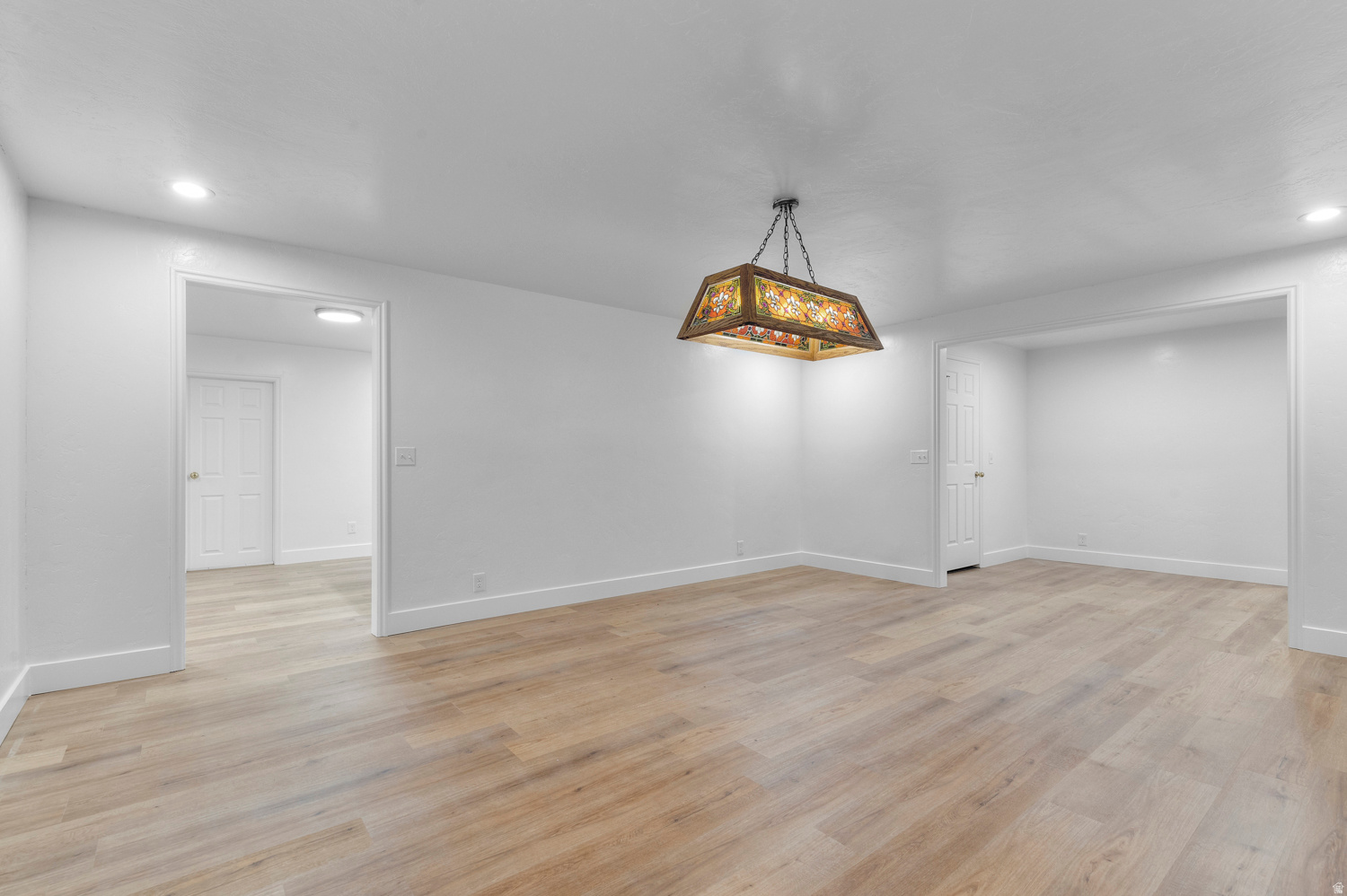 WOODLAND HILLS - Residential