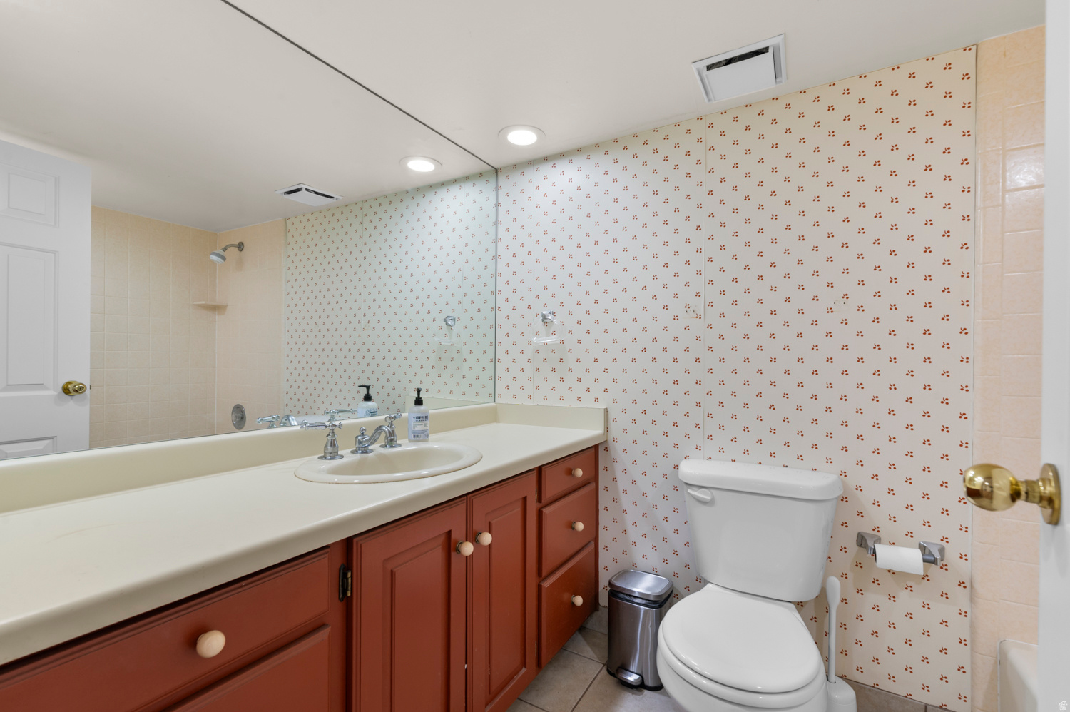 WOODLAND HILLS - Residential