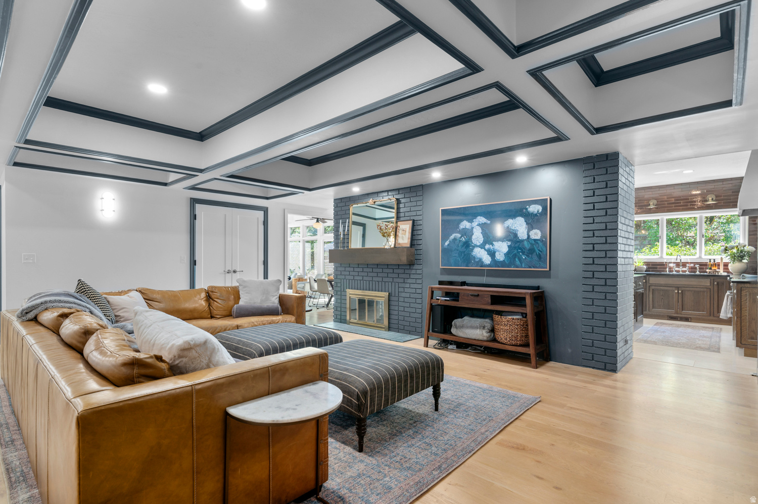 WOODLAND HILLS - Residential
