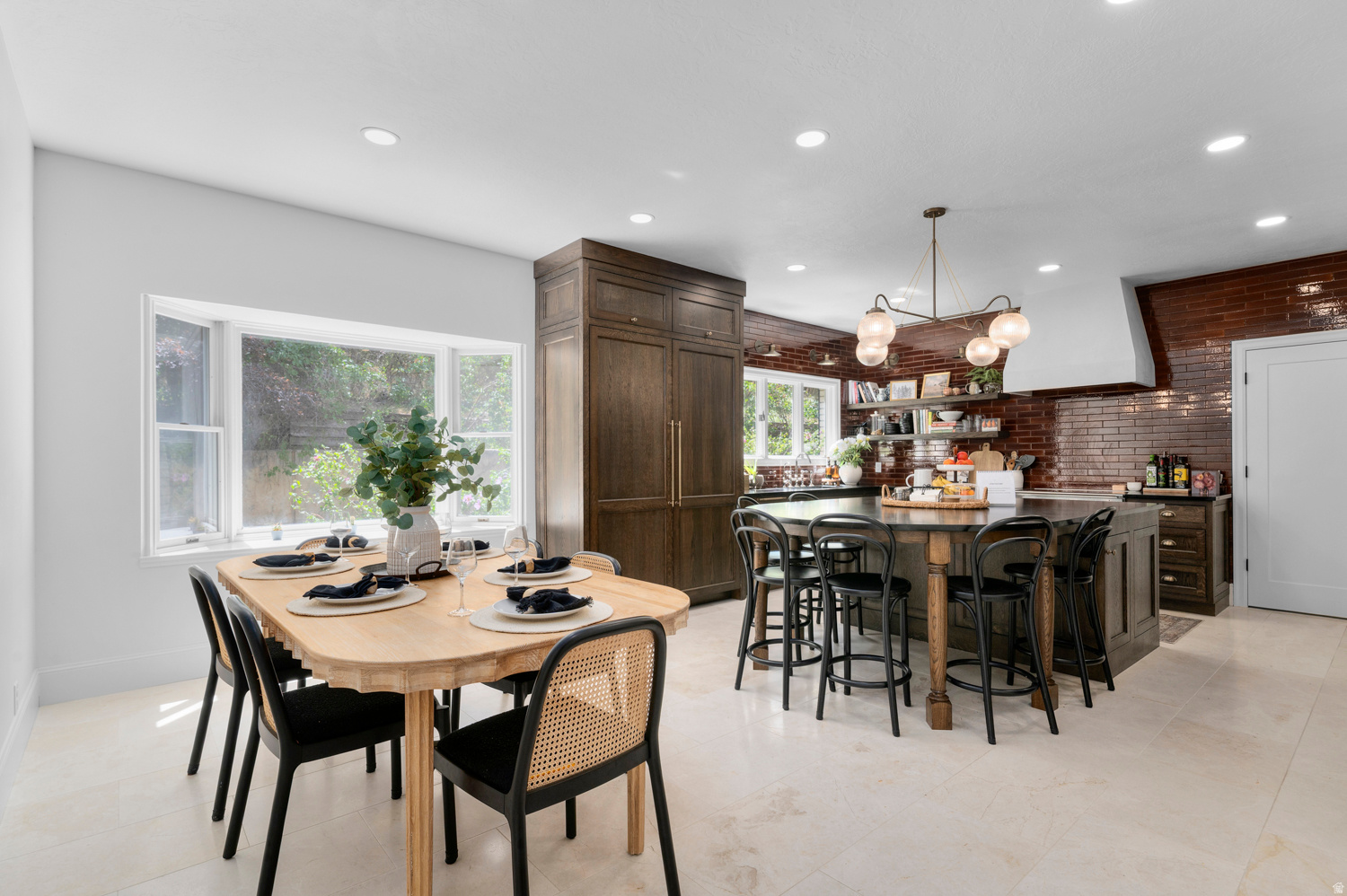 WOODLAND HILLS - Residential