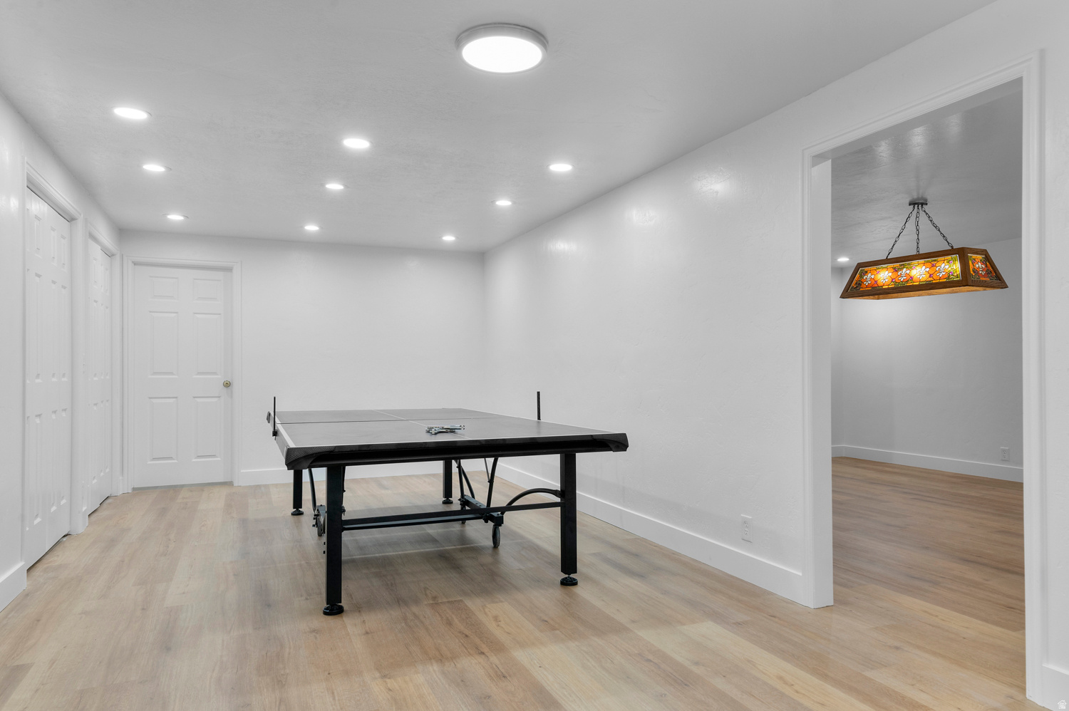 WOODLAND HILLS - Residential