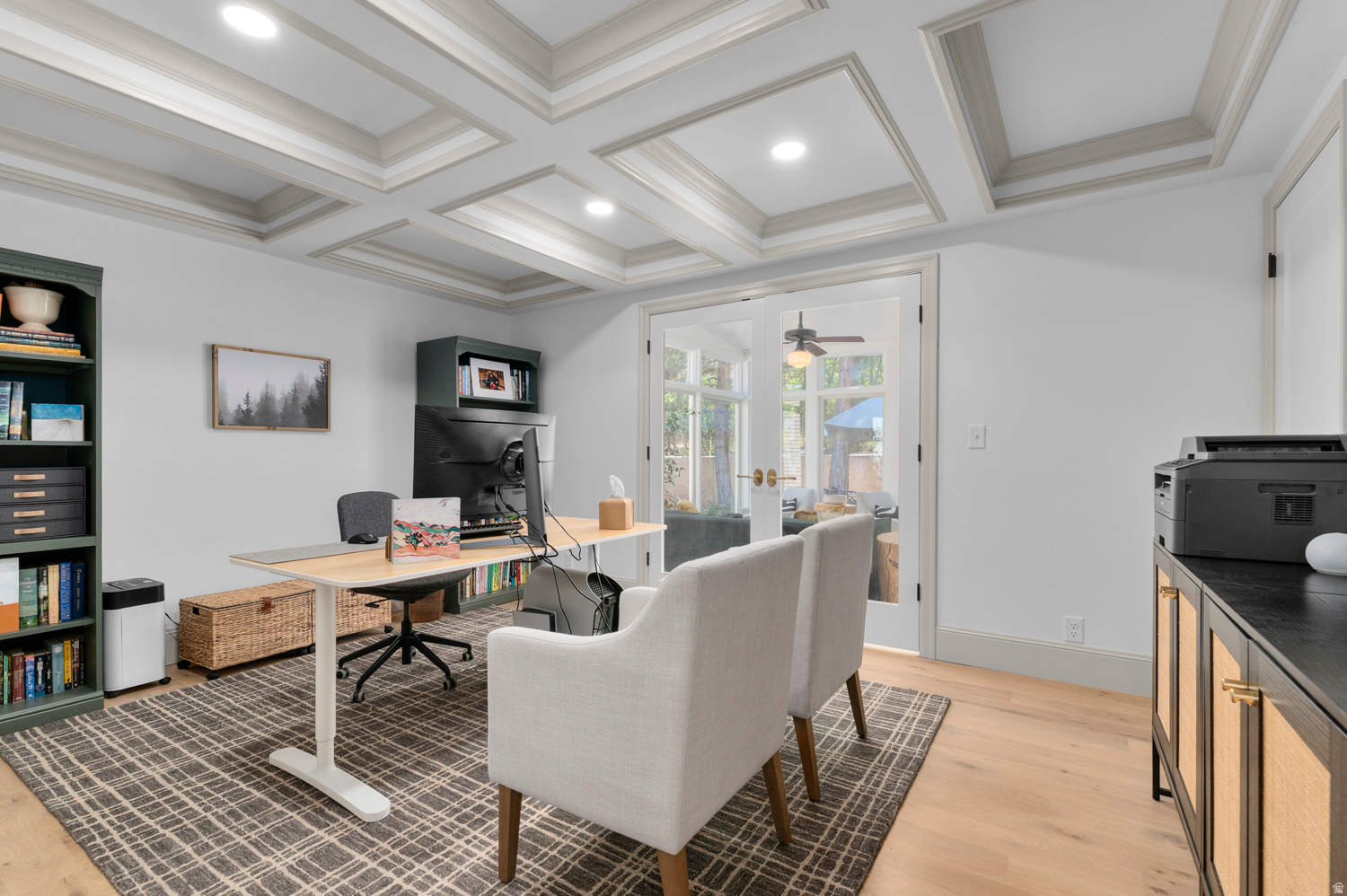 WOODLAND HILLS - Residential