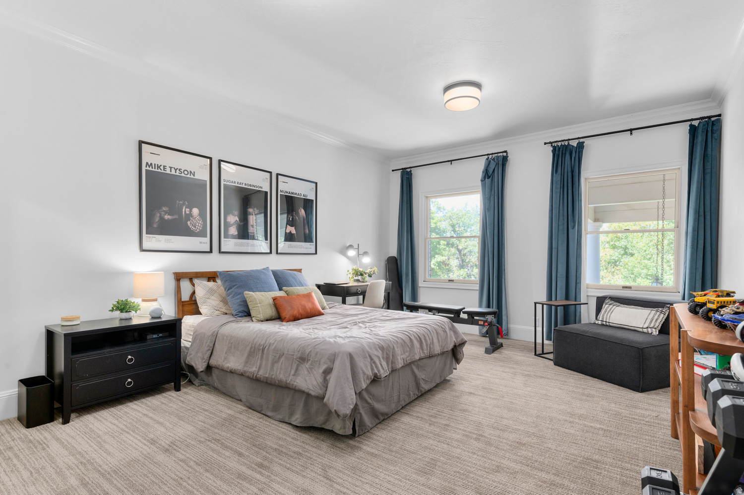 WOODLAND HILLS - Residential