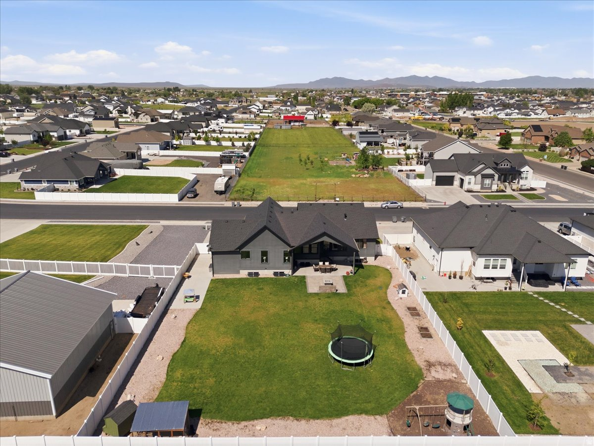 FAVEROS LEGACY - Residential