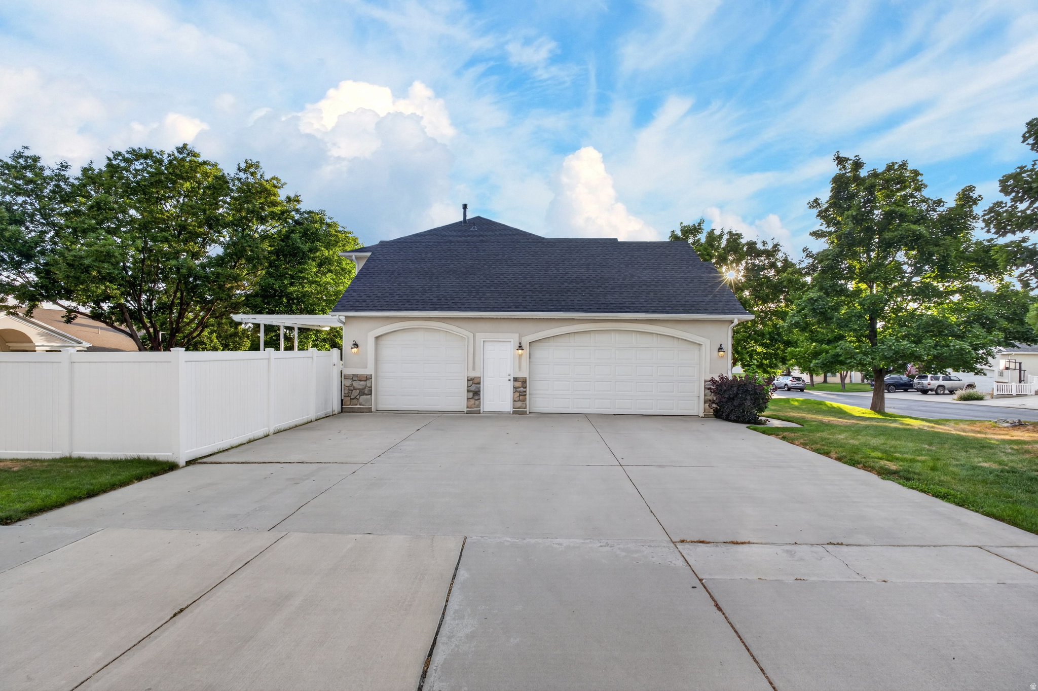 NORTH TEMPLE ESTATES - Residential Lease