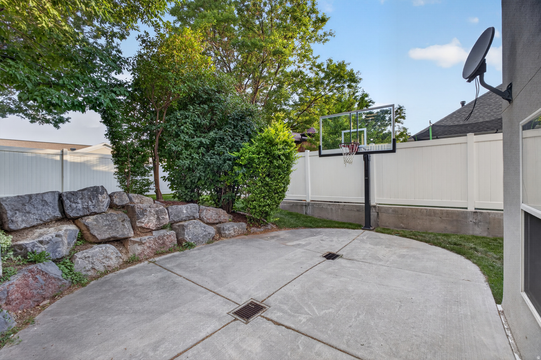 NORTH TEMPLE ESTATES - Residential Lease
