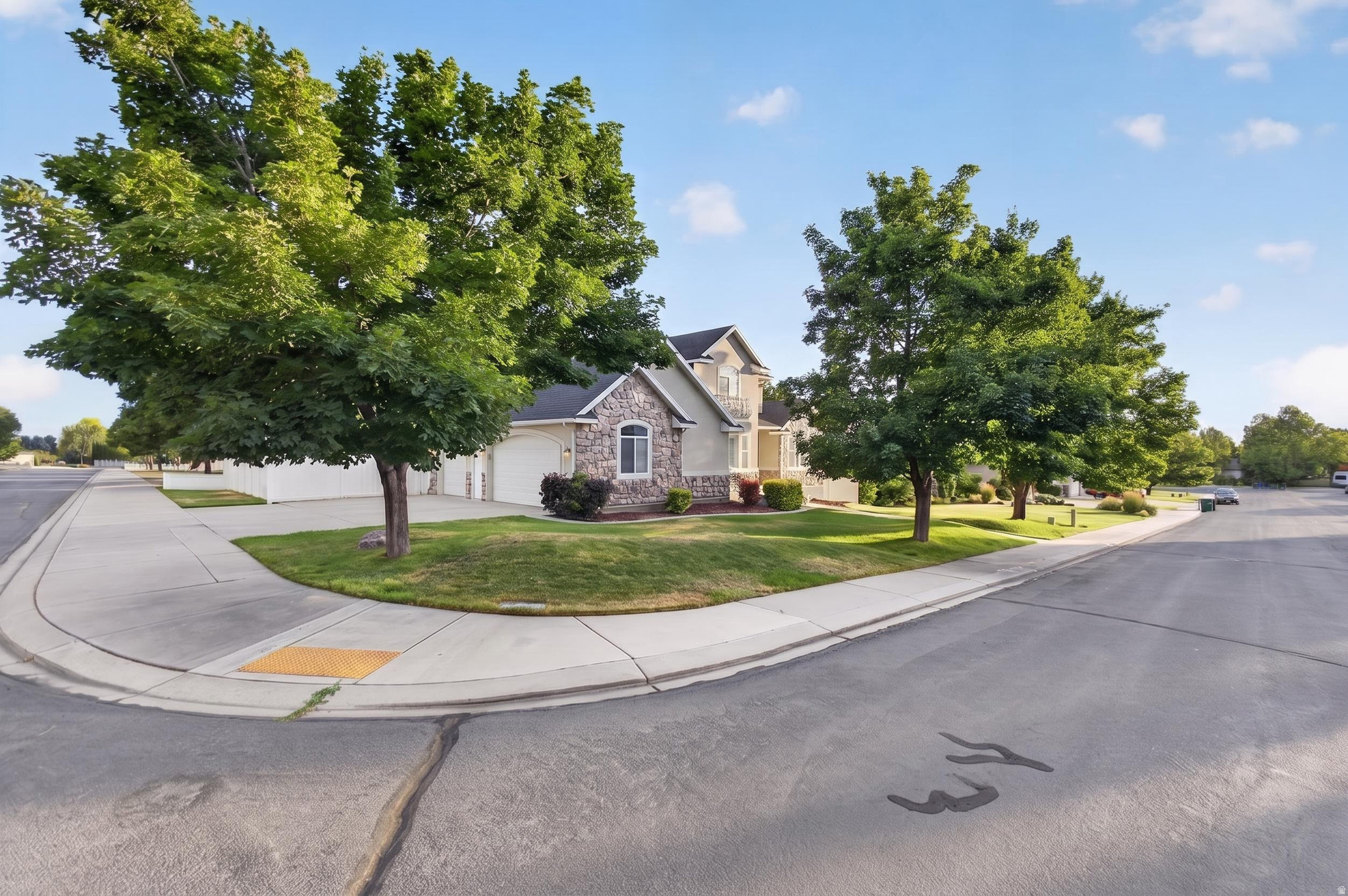 NORTH TEMPLE ESTATES - Residential Lease
