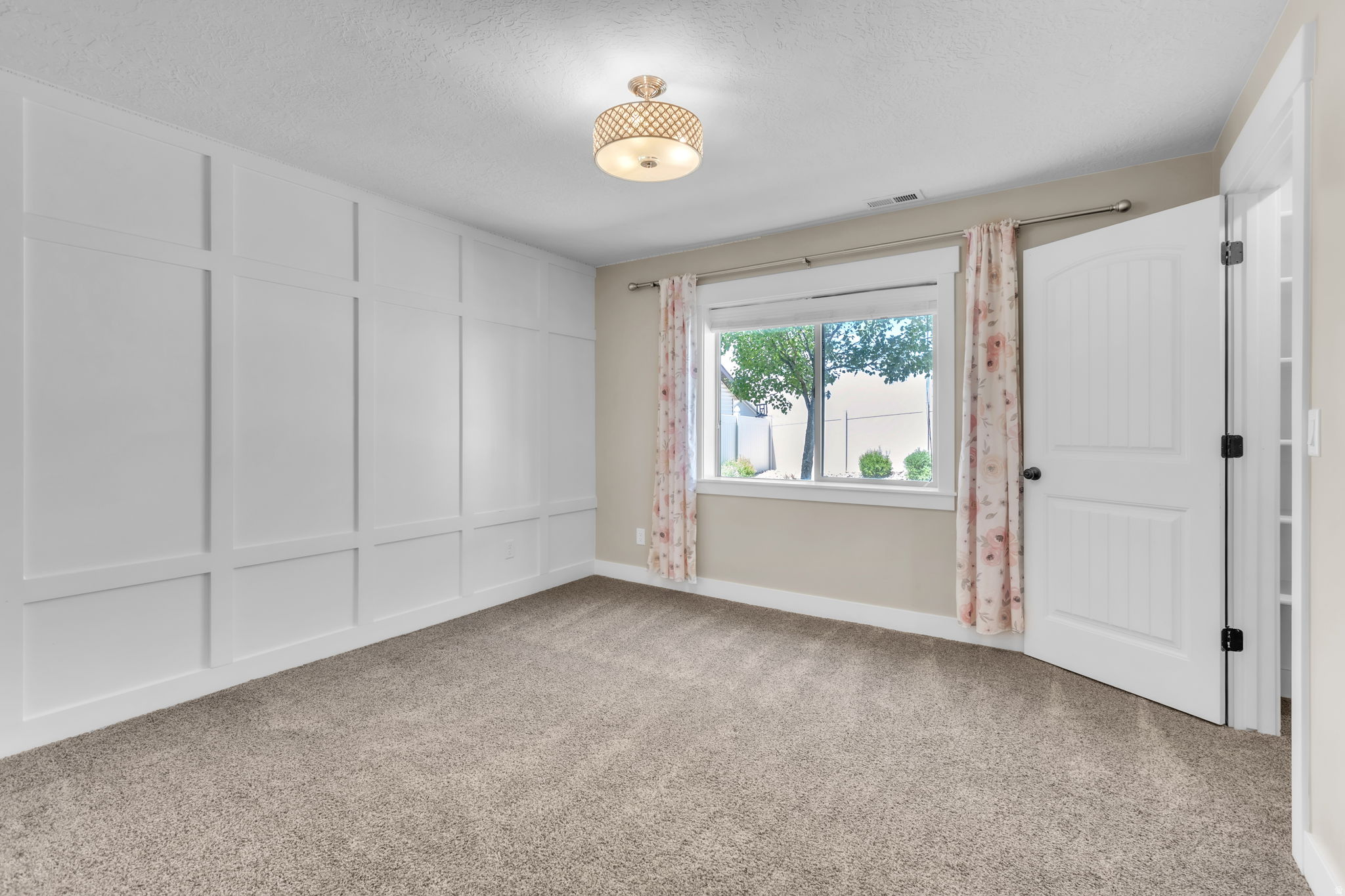 CRESTVIEW ESTATES - Residential