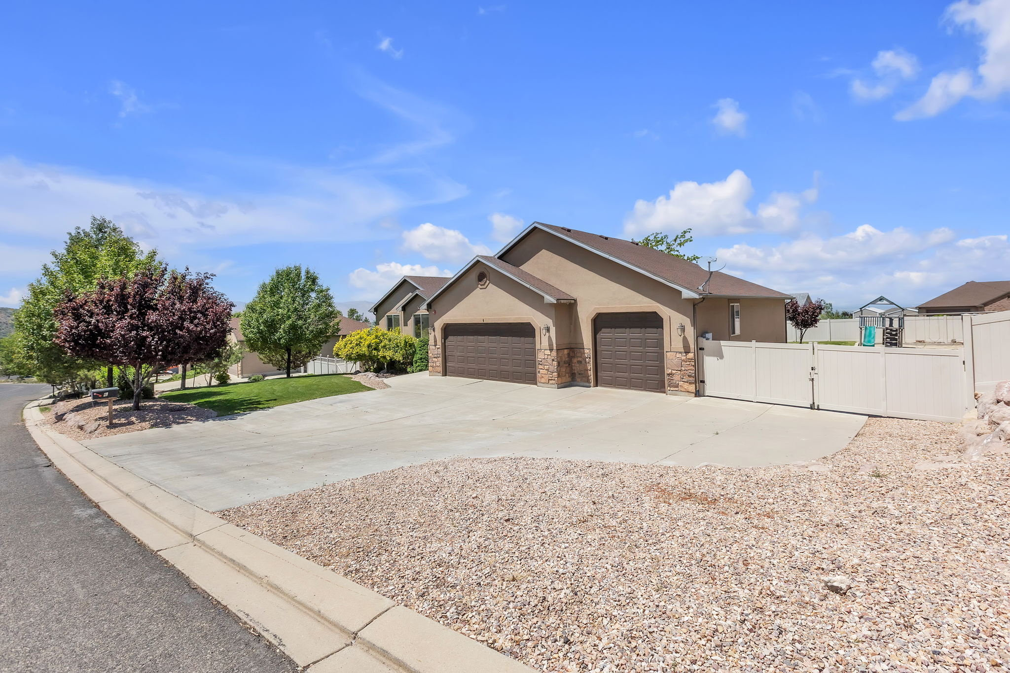 CRESTVIEW ESTATES - Residential