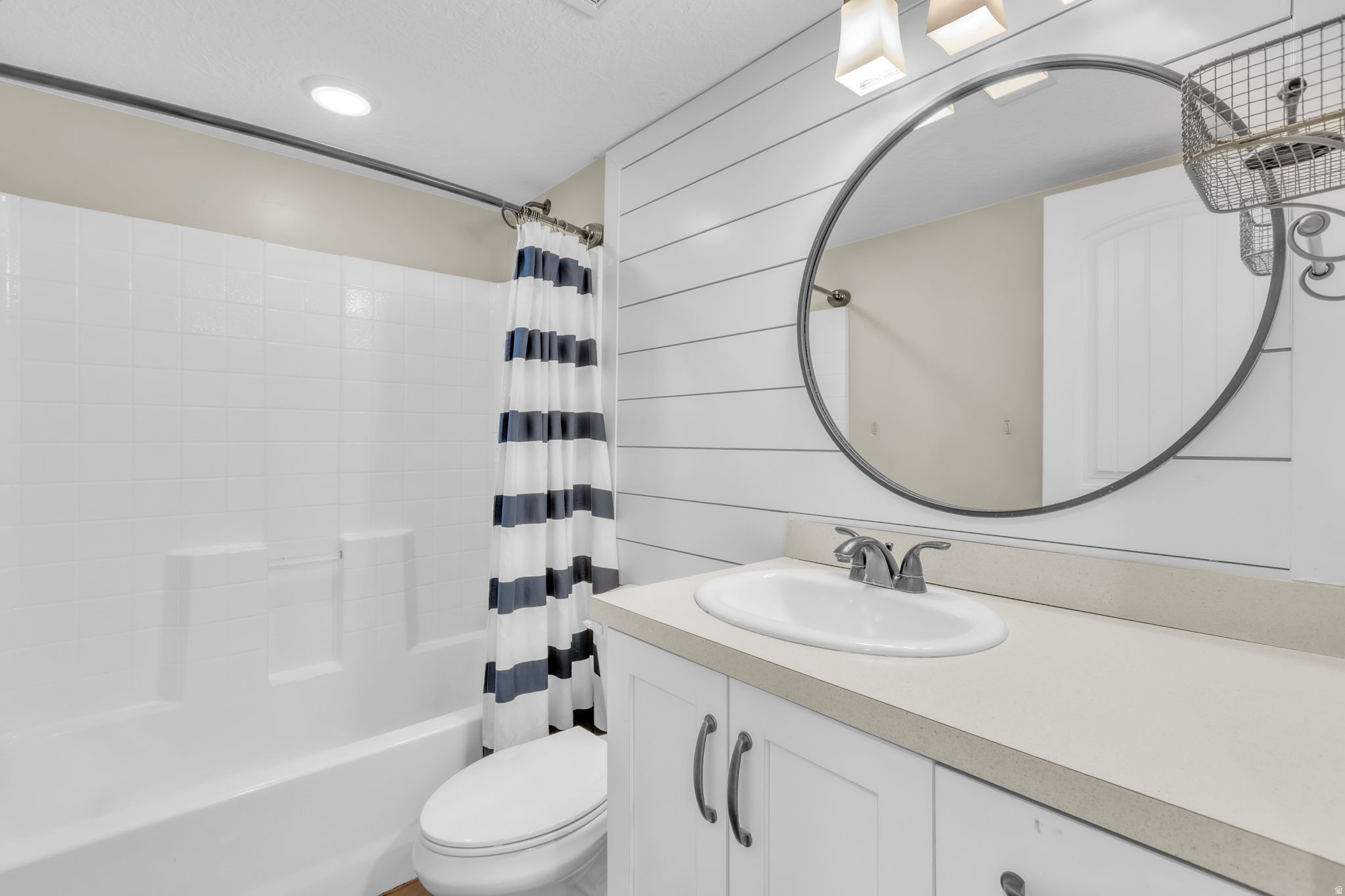 CRESTVIEW ESTATES - Residential