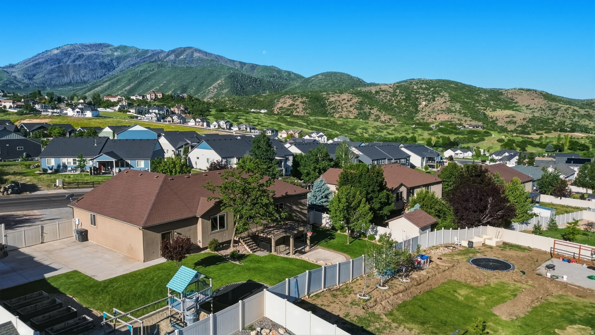 CRESTVIEW ESTATES - Residential