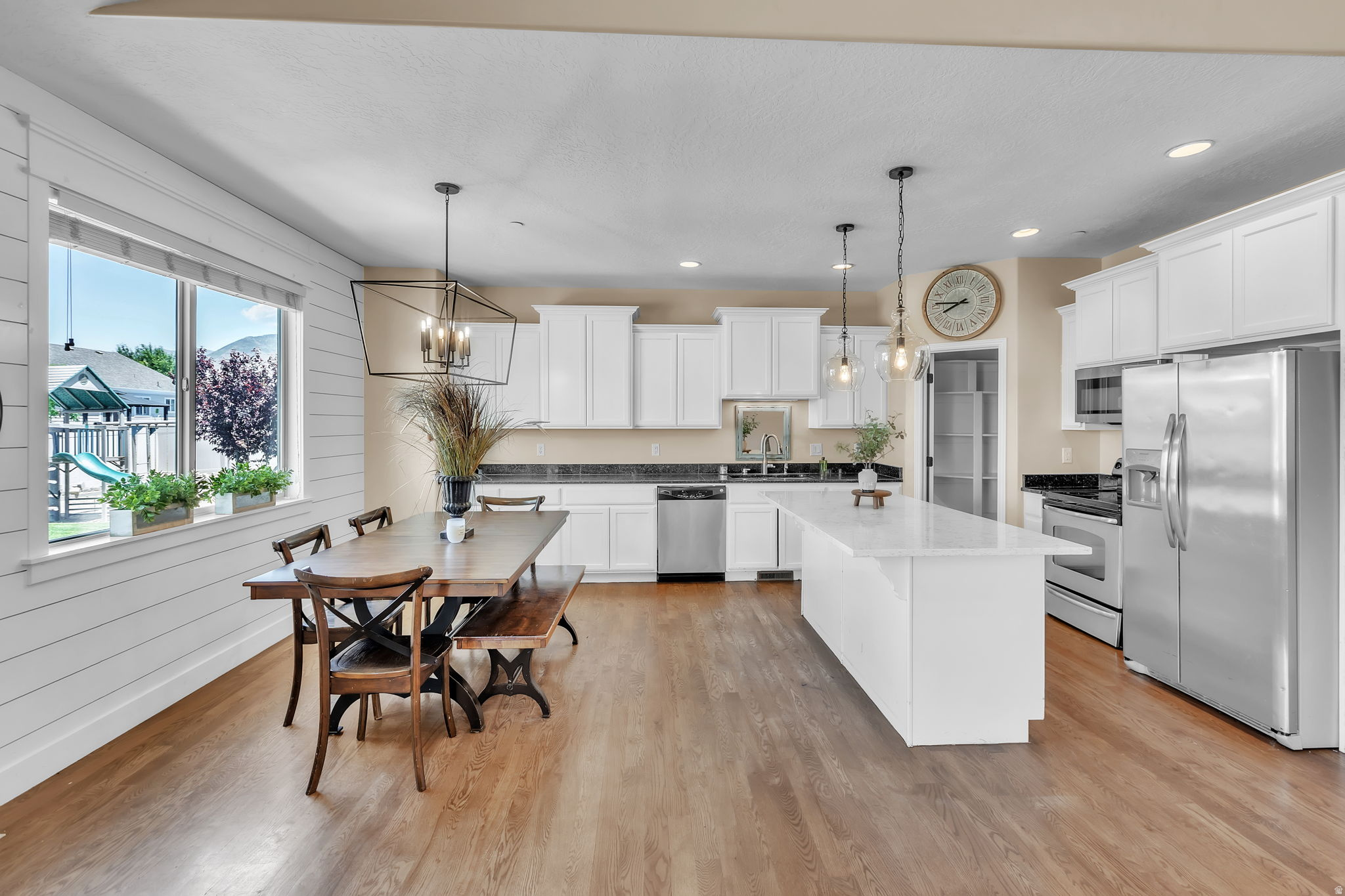 CRESTVIEW ESTATES - Residential