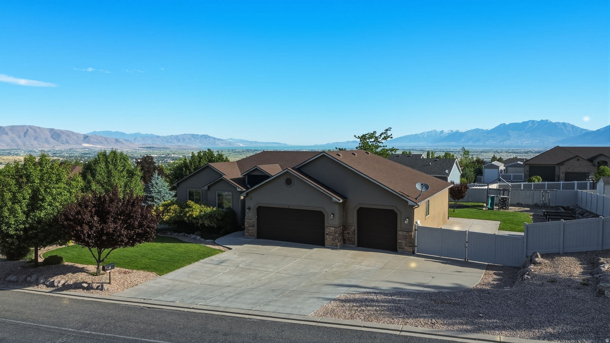 CRESTVIEW ESTATES - Residential