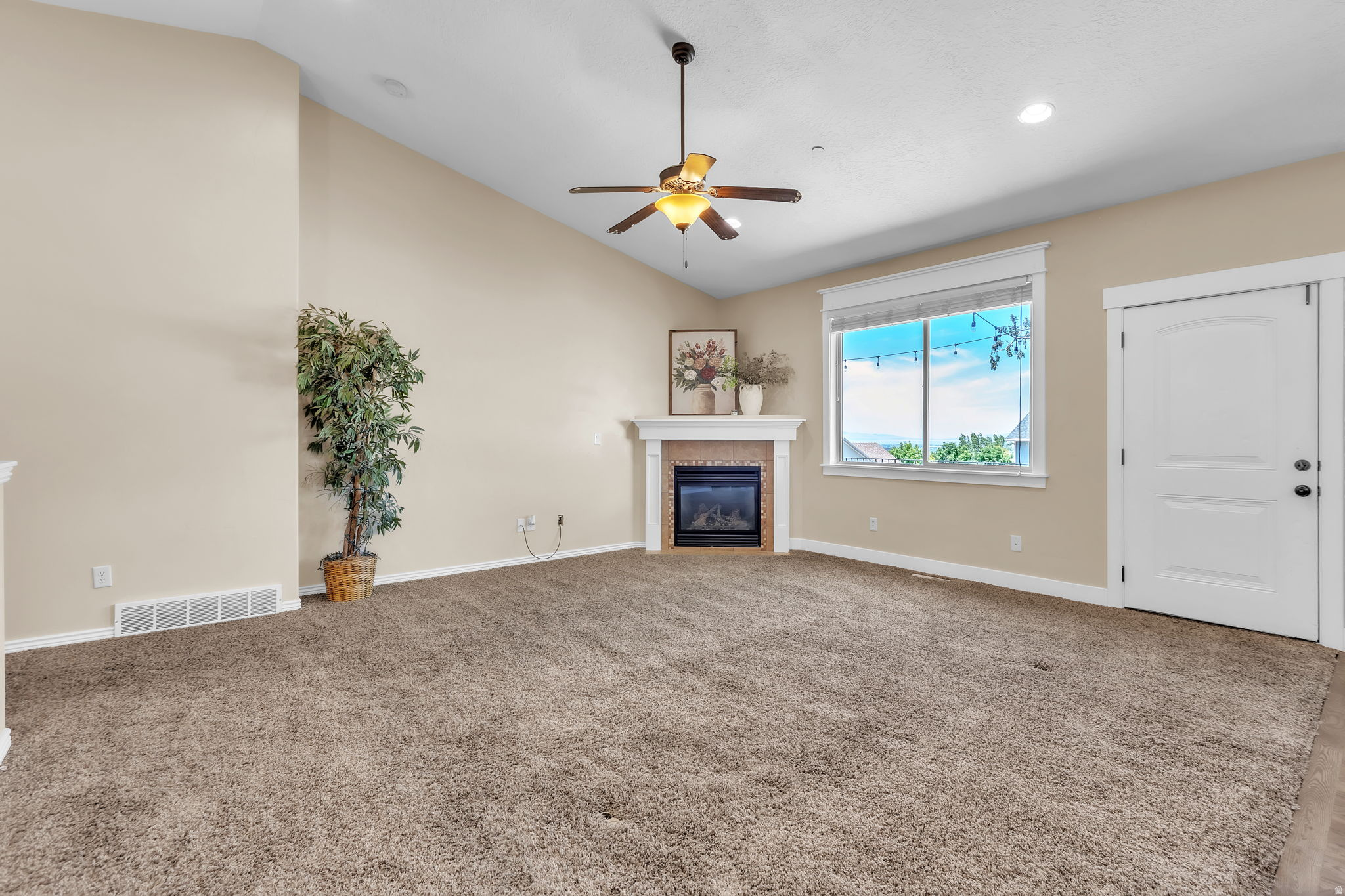 CRESTVIEW ESTATES - Residential