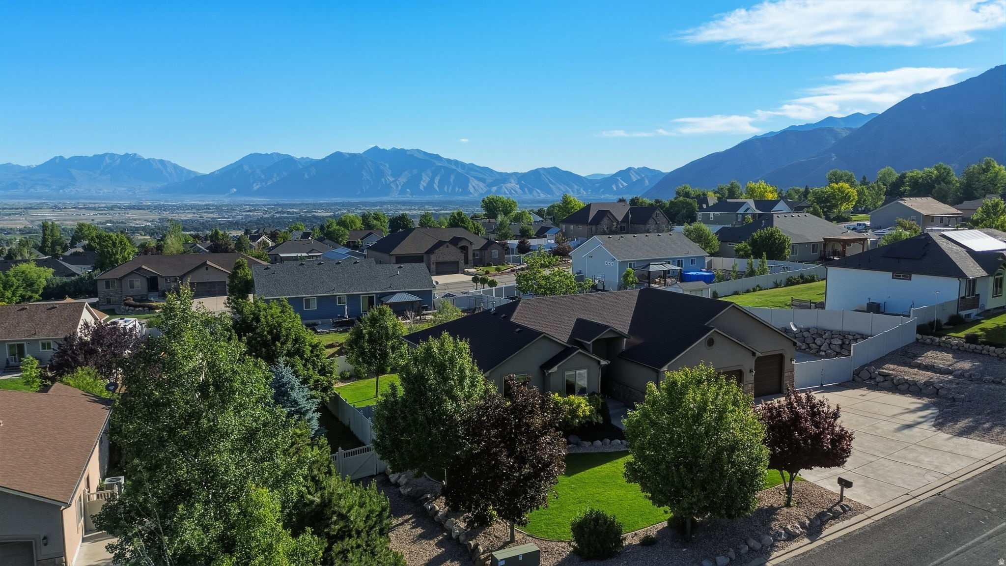 CRESTVIEW ESTATES - Residential