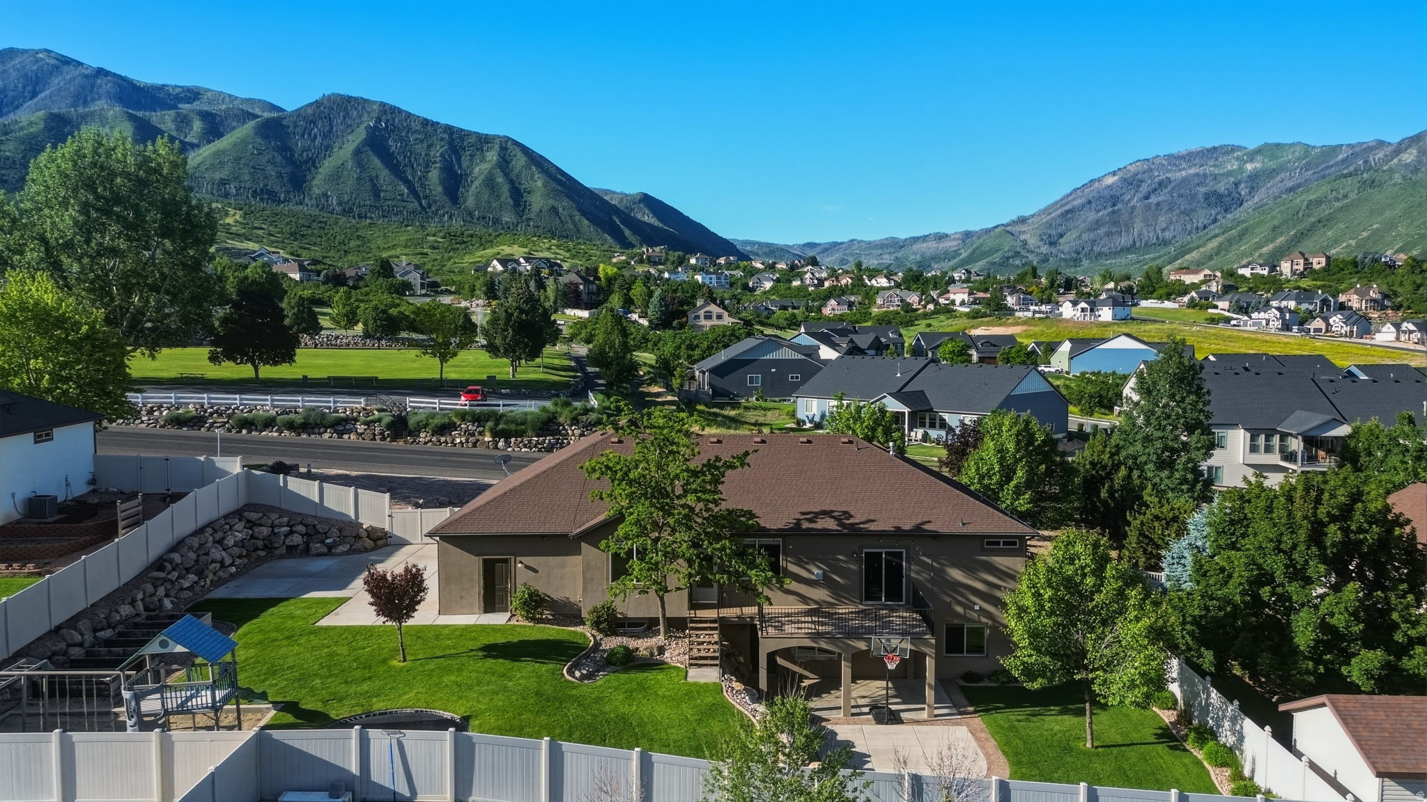 CRESTVIEW ESTATES - Residential