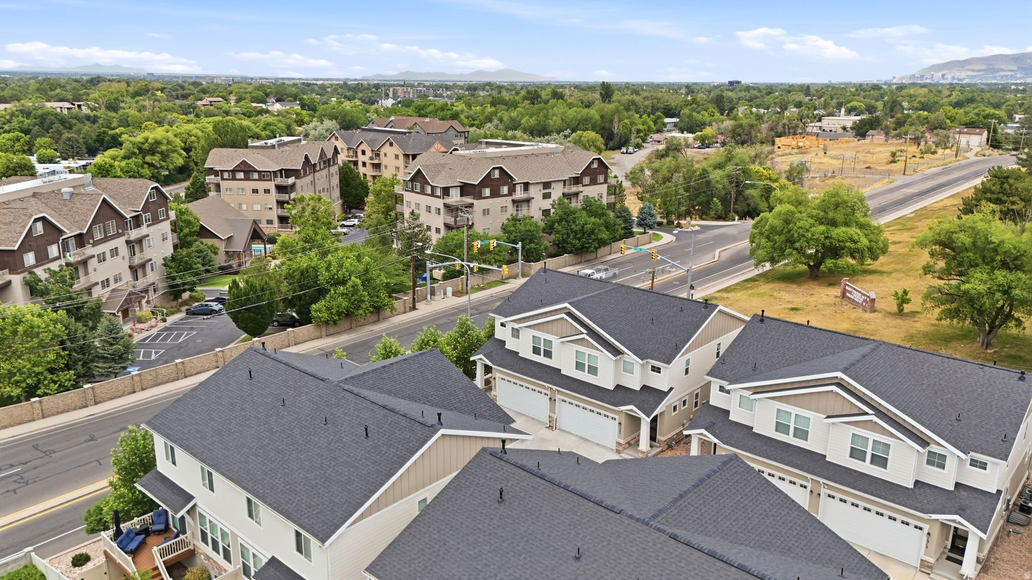 WEYBURN POINTE - Residential