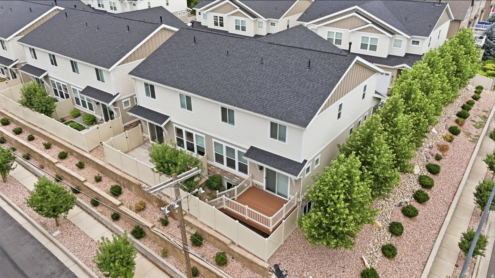 WEYBURN POINTE - Residential