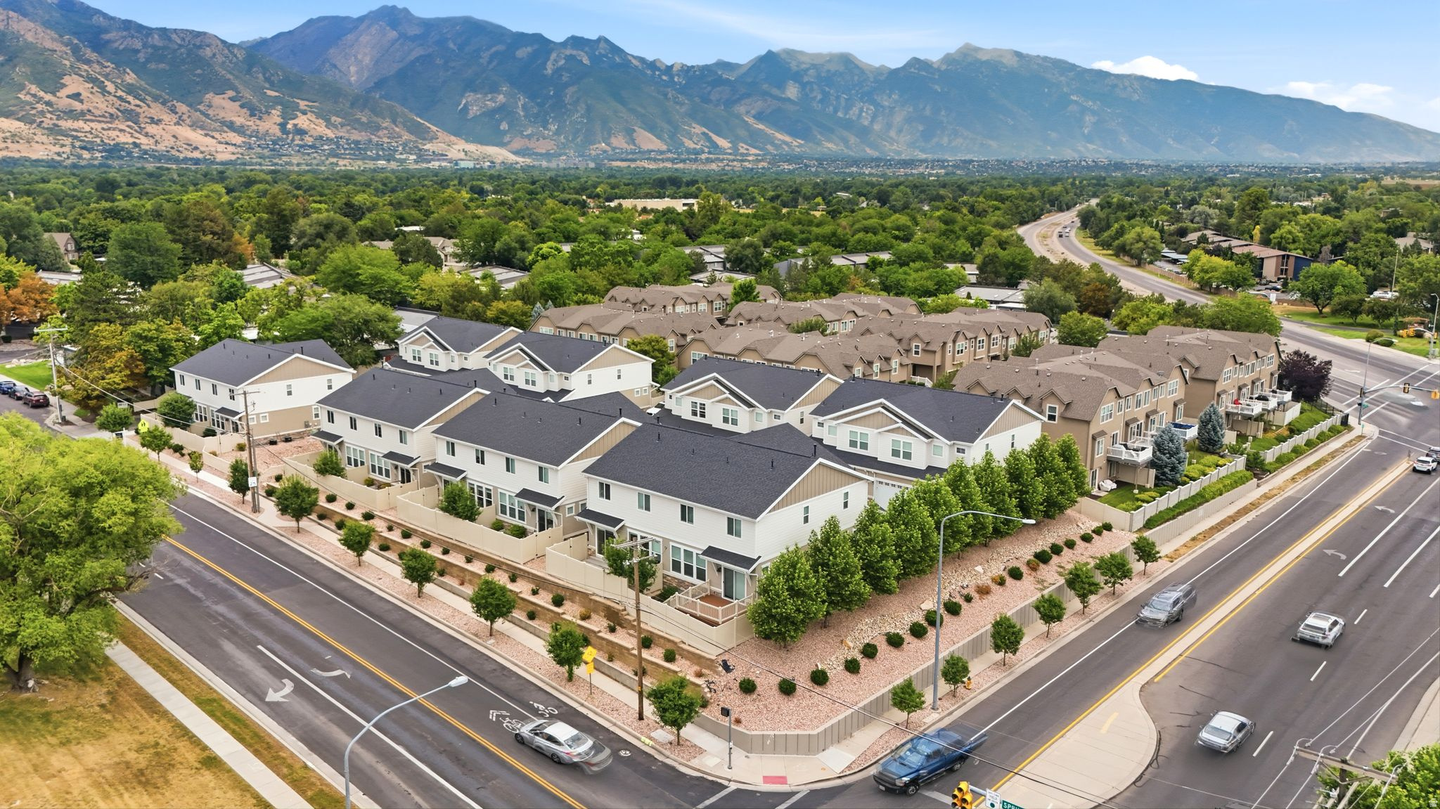 WEYBURN POINTE - Residential