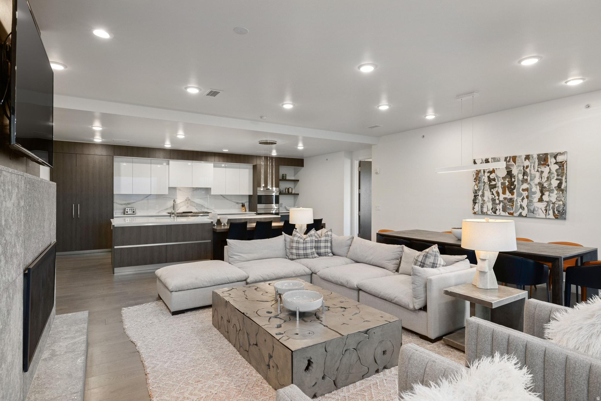 APEX RESIDENCECS - Residential