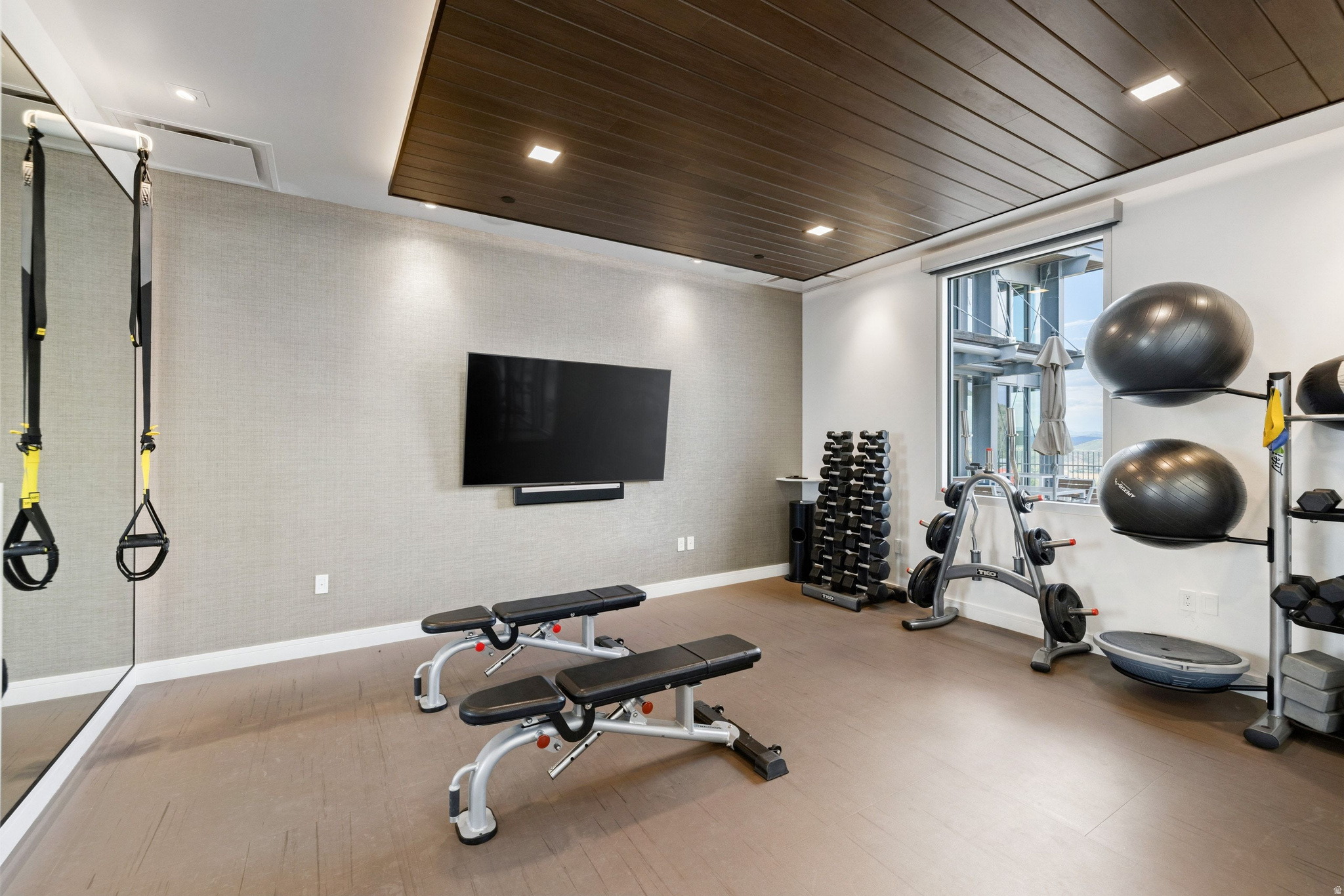APEX RESIDENCECS - Residential