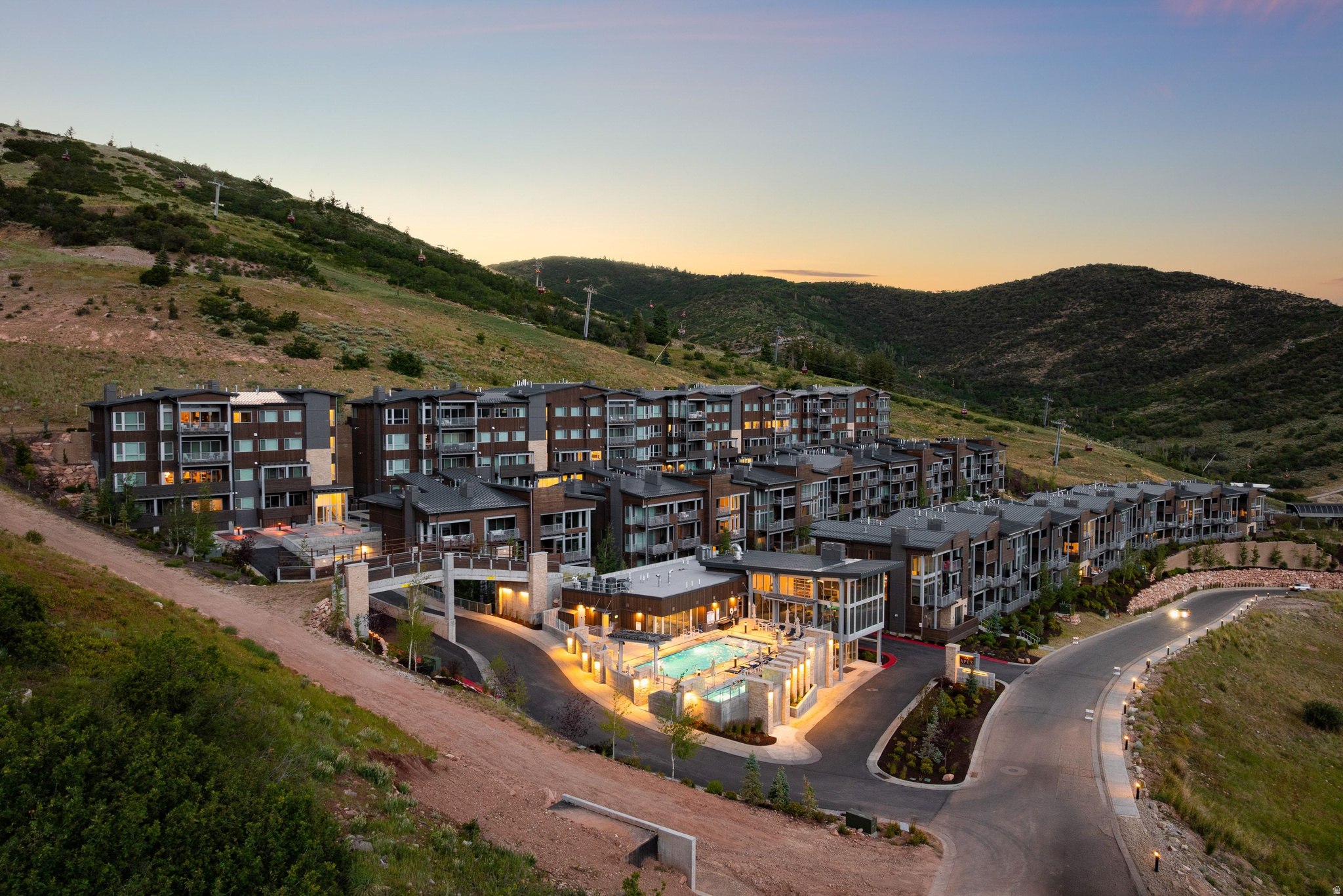 APEX RESIDENCECS - Residential
