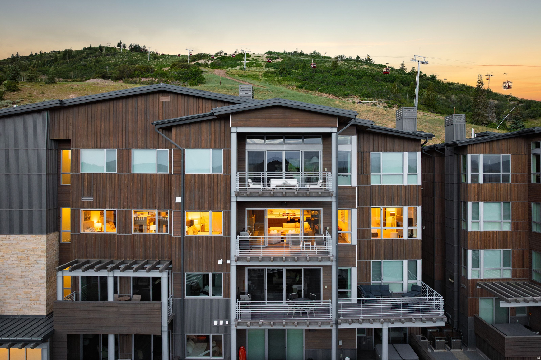 APEX RESIDENCECS - Residential